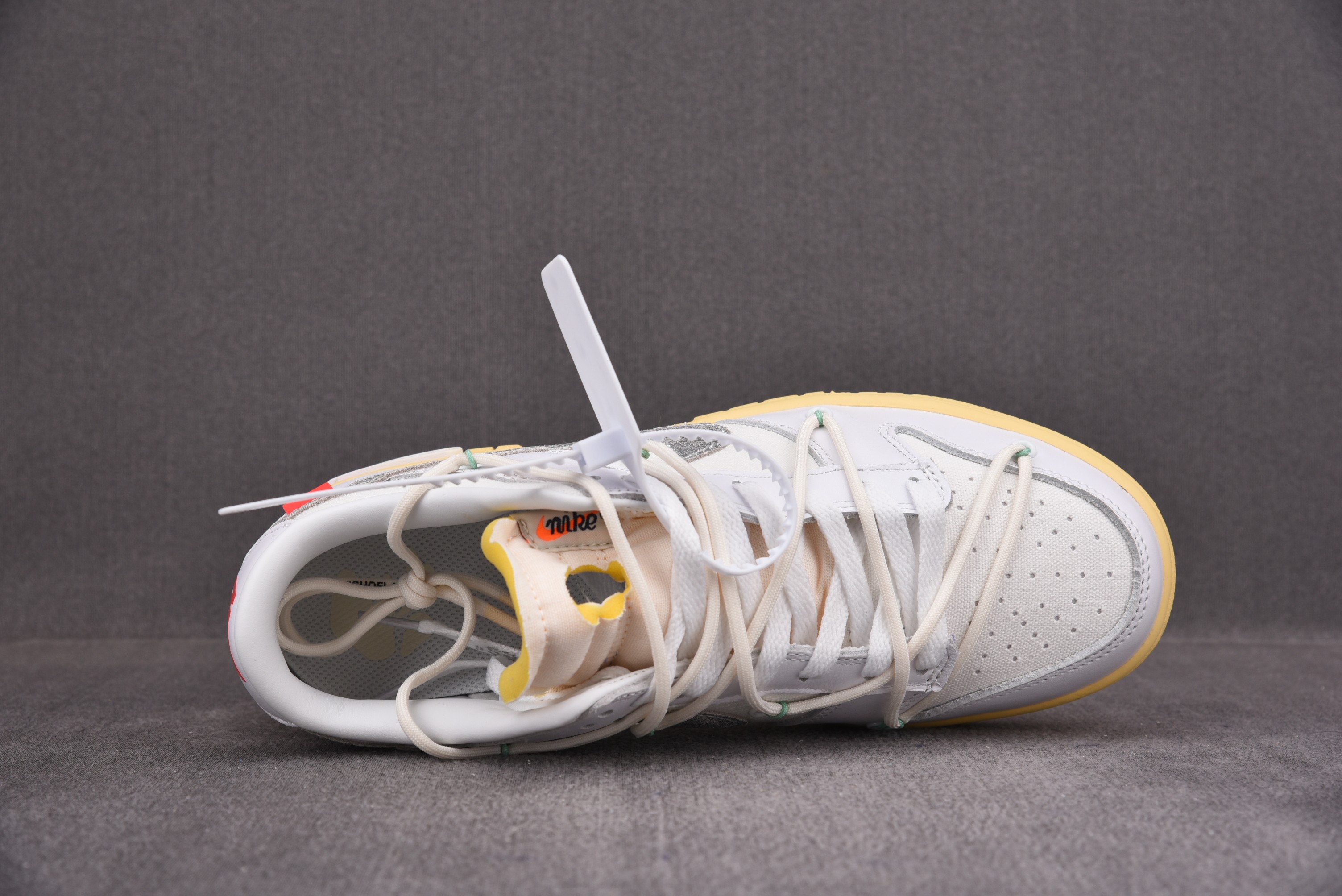 Nike Dunk Low Off-White Lot 1