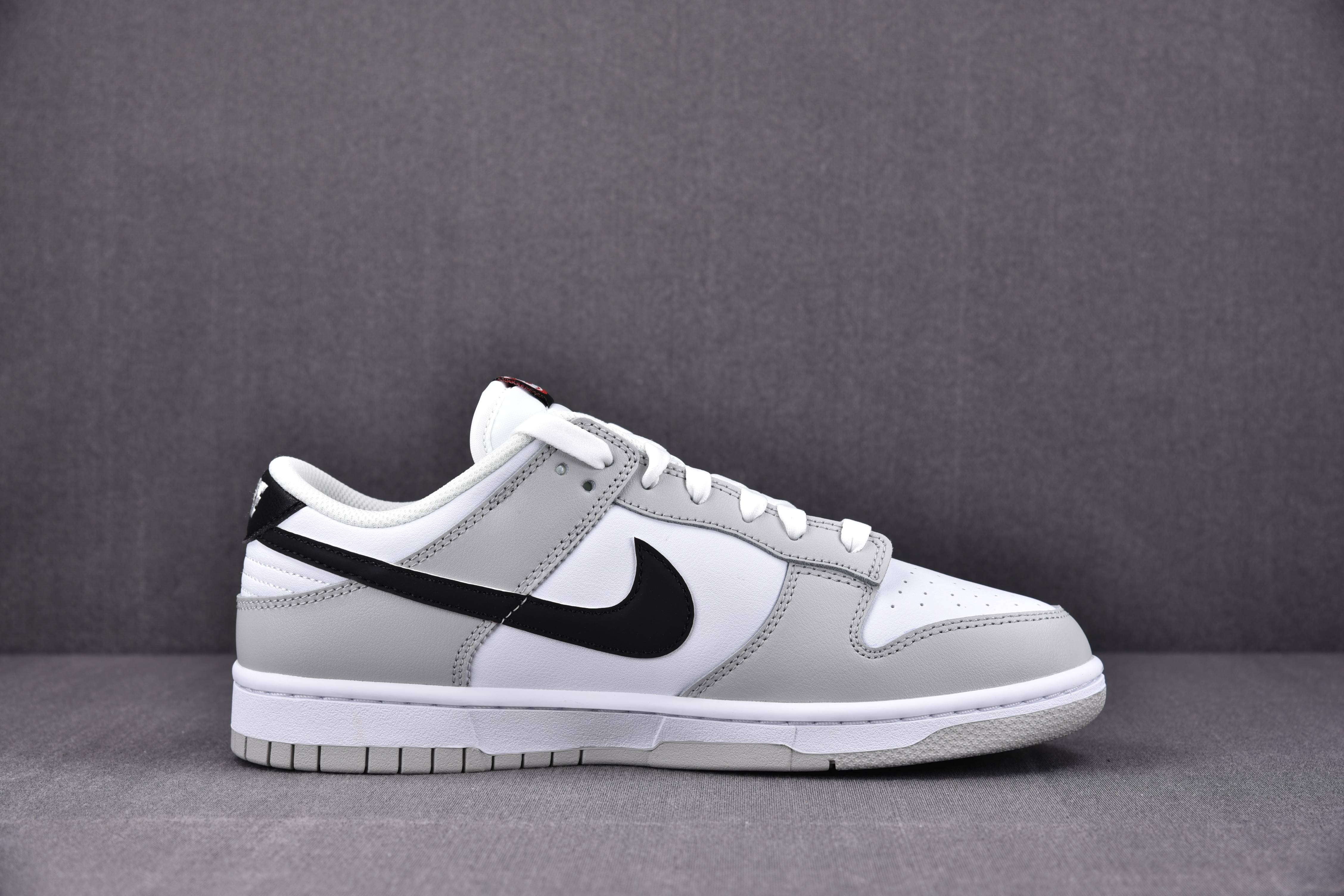 Nike Dunk Low SE Jackpot