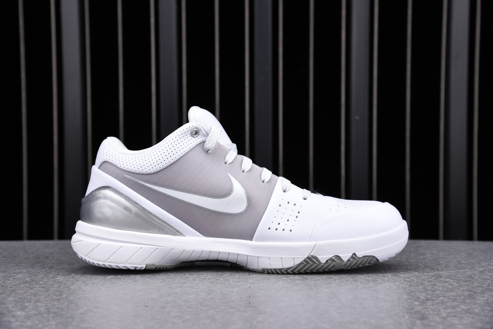 Nike Zoom Kobe 4 'Metallic Silver'