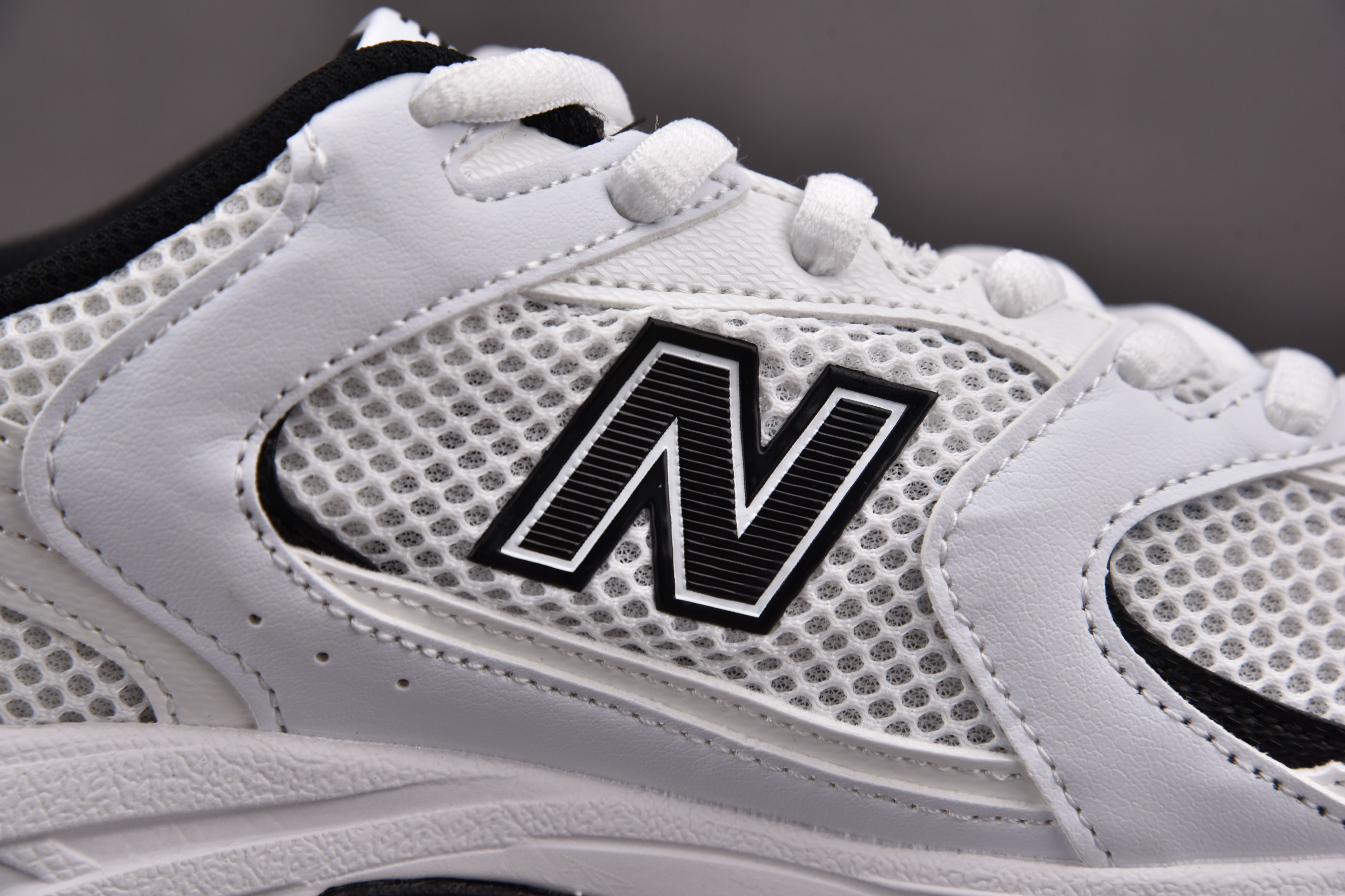 New Balance 530 White Black Details
