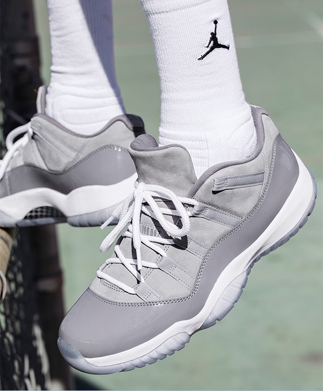 Jordan 11 Retro Low Cement Grey