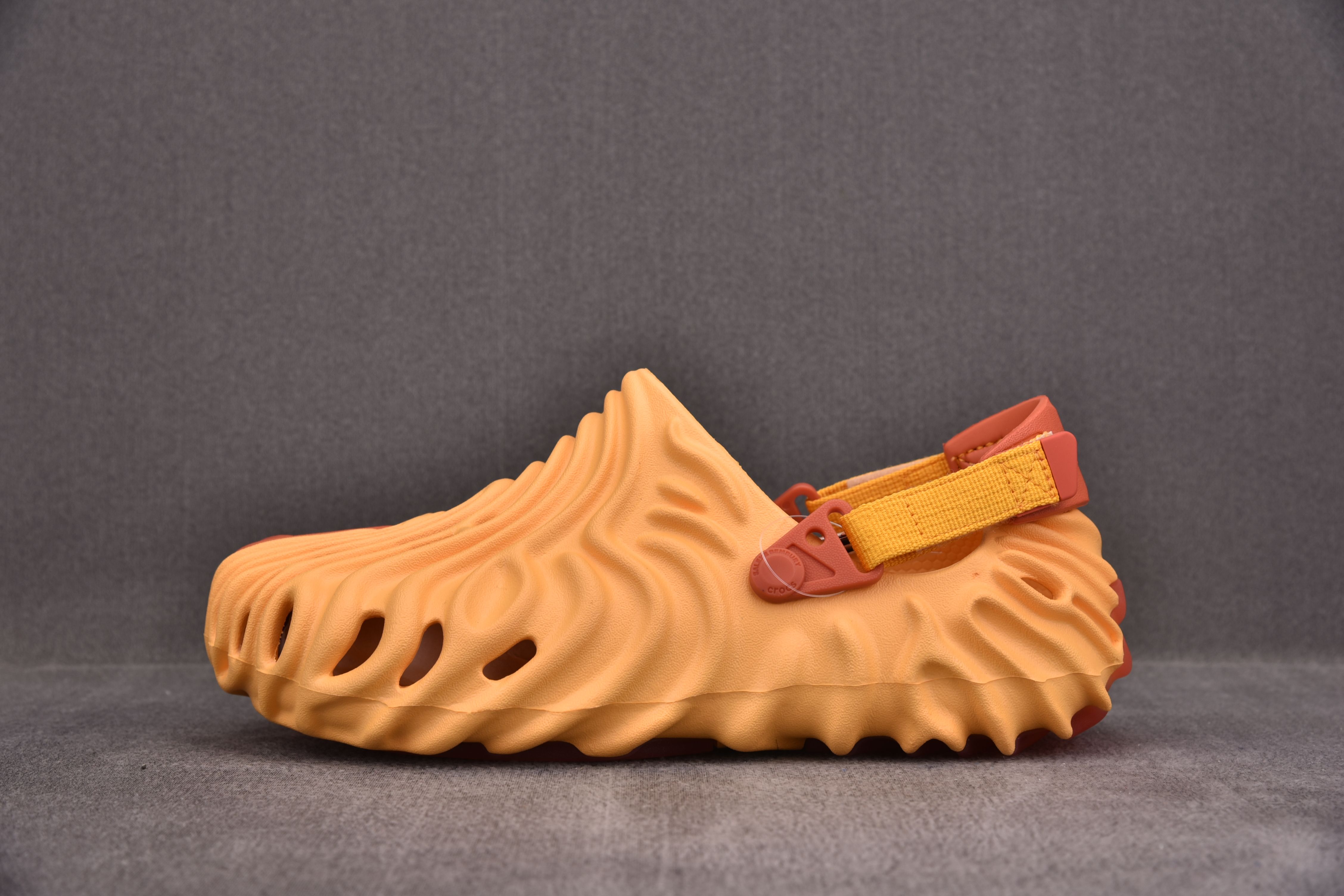 Salehe Bembury x Crocs Pollex Clog Light Gold