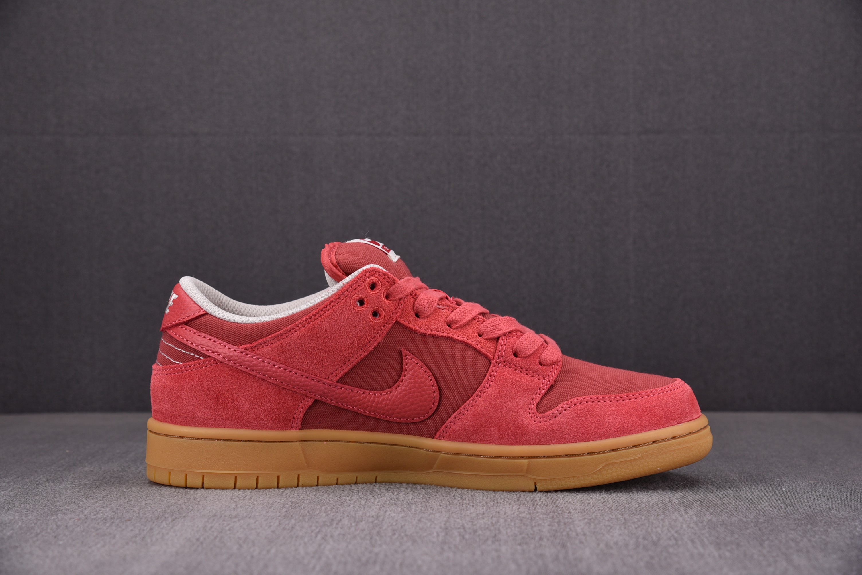 Nike SB Dunk Low Adobe