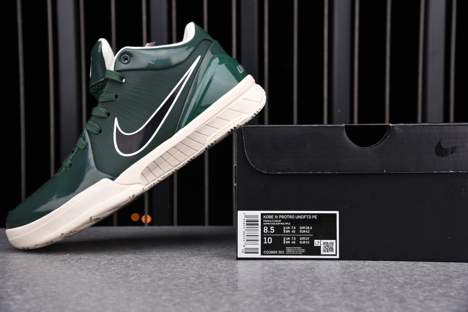 Nike Kobe 4 Protro Undefeated Milwaukee Bucks