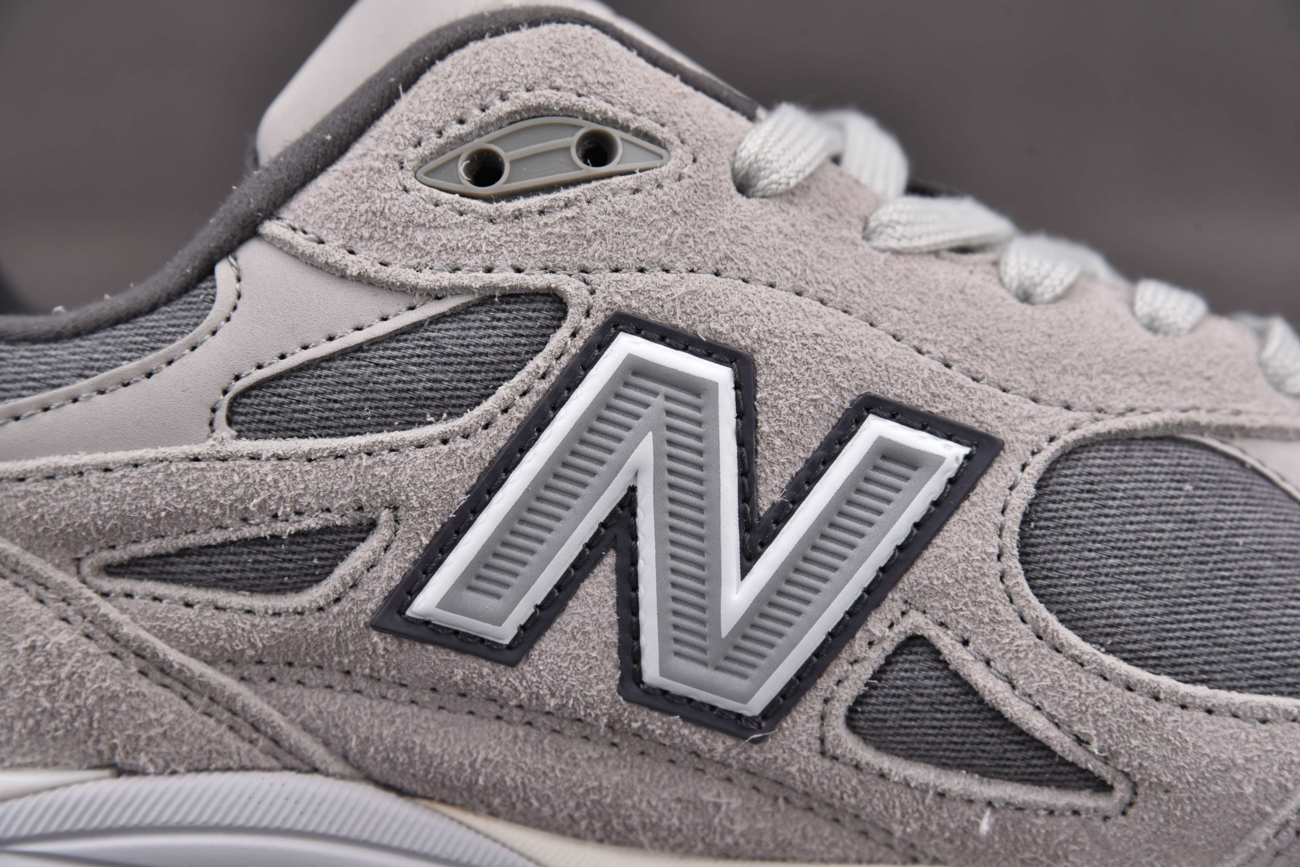 New Balance 990 V3 Levi's