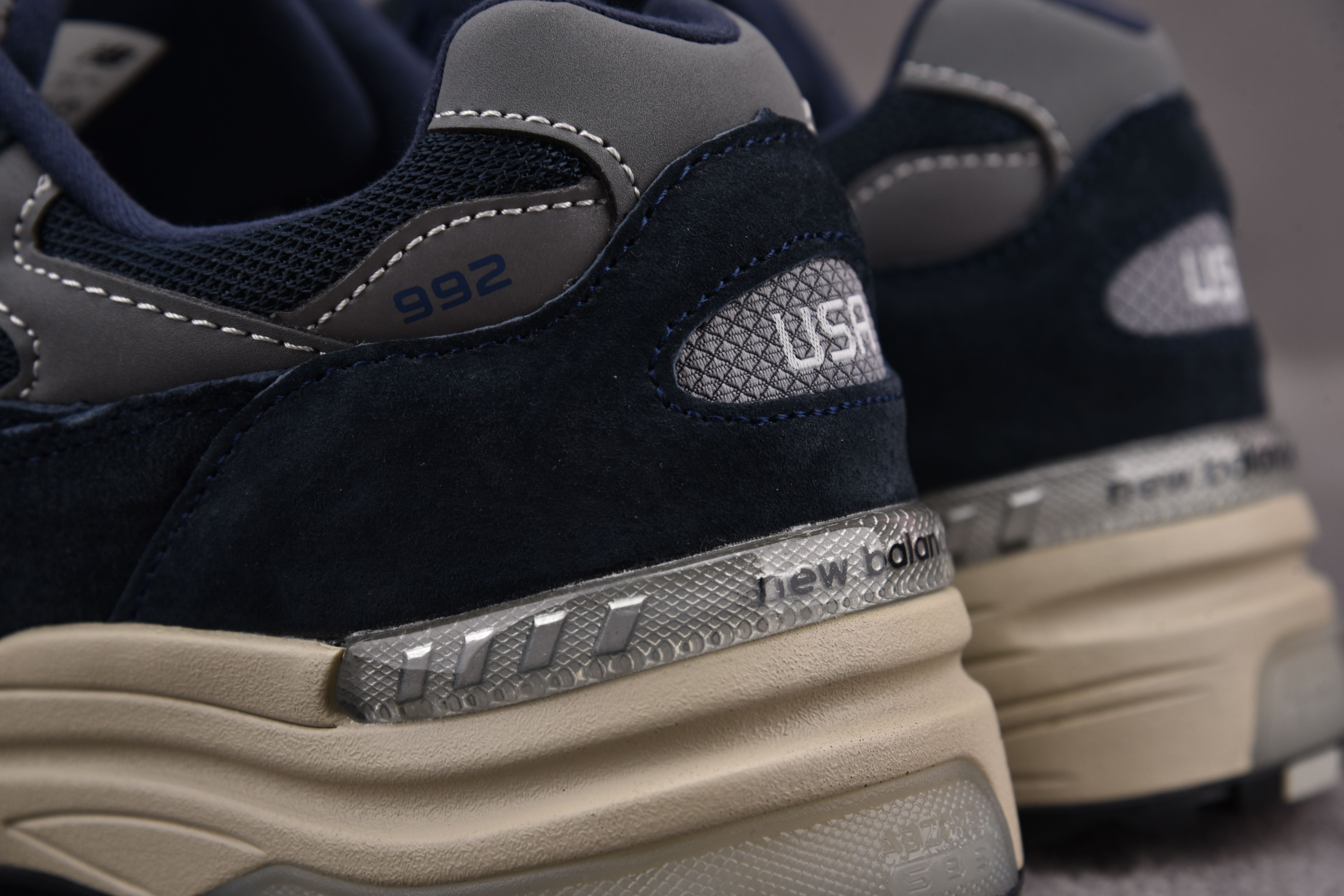 New Balance 992 Navy Grey