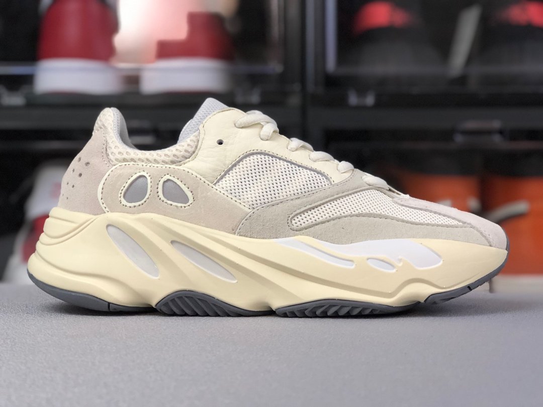 Adidas Yeezy Boost 700 Analog