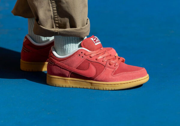 Nike SB Dunk Low Adobe
