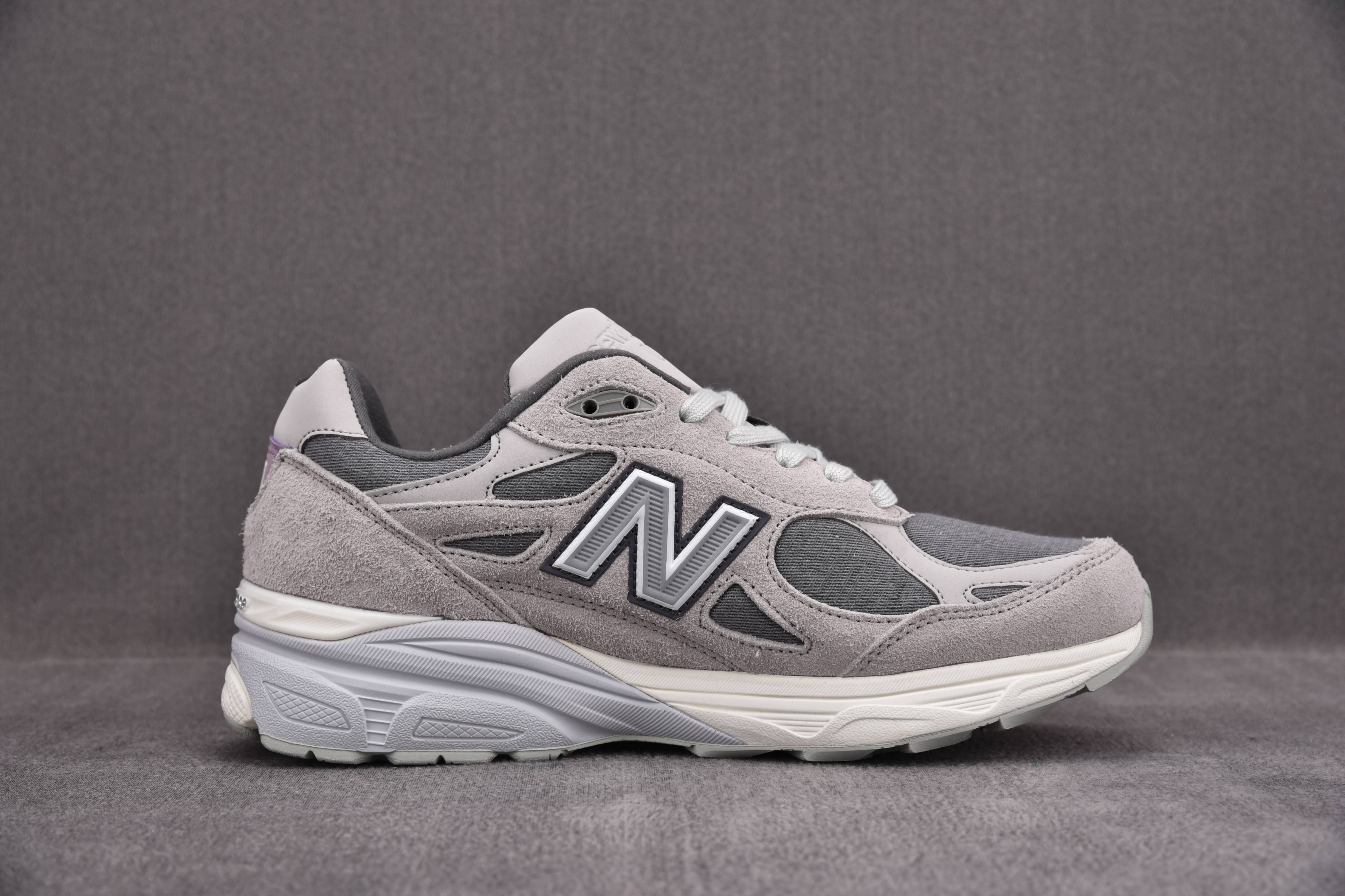 New Balance 990 V3 Levi's