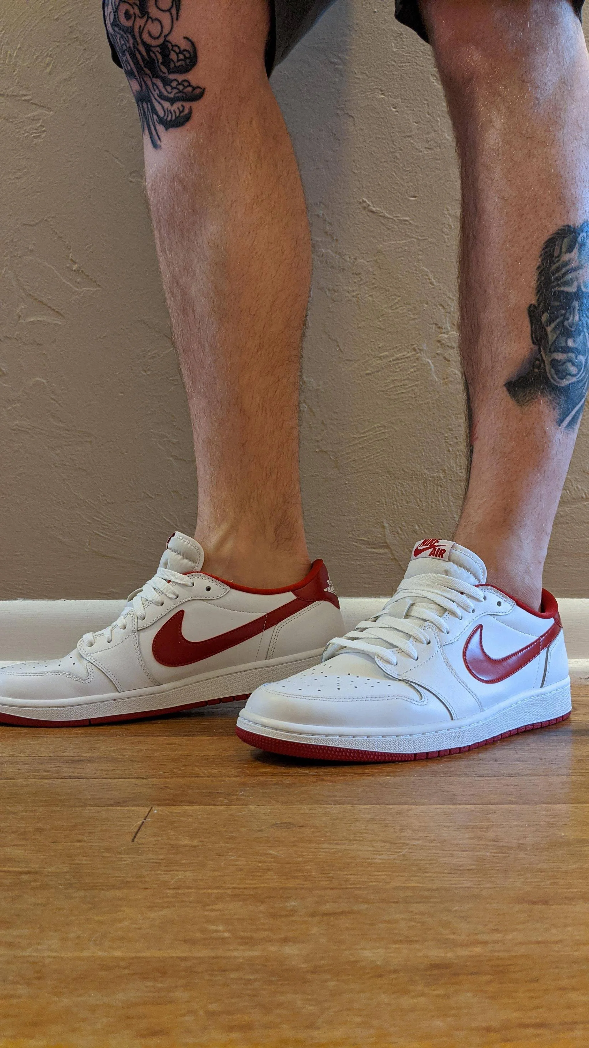 Jordan 1 Retro Low White Varsity Red