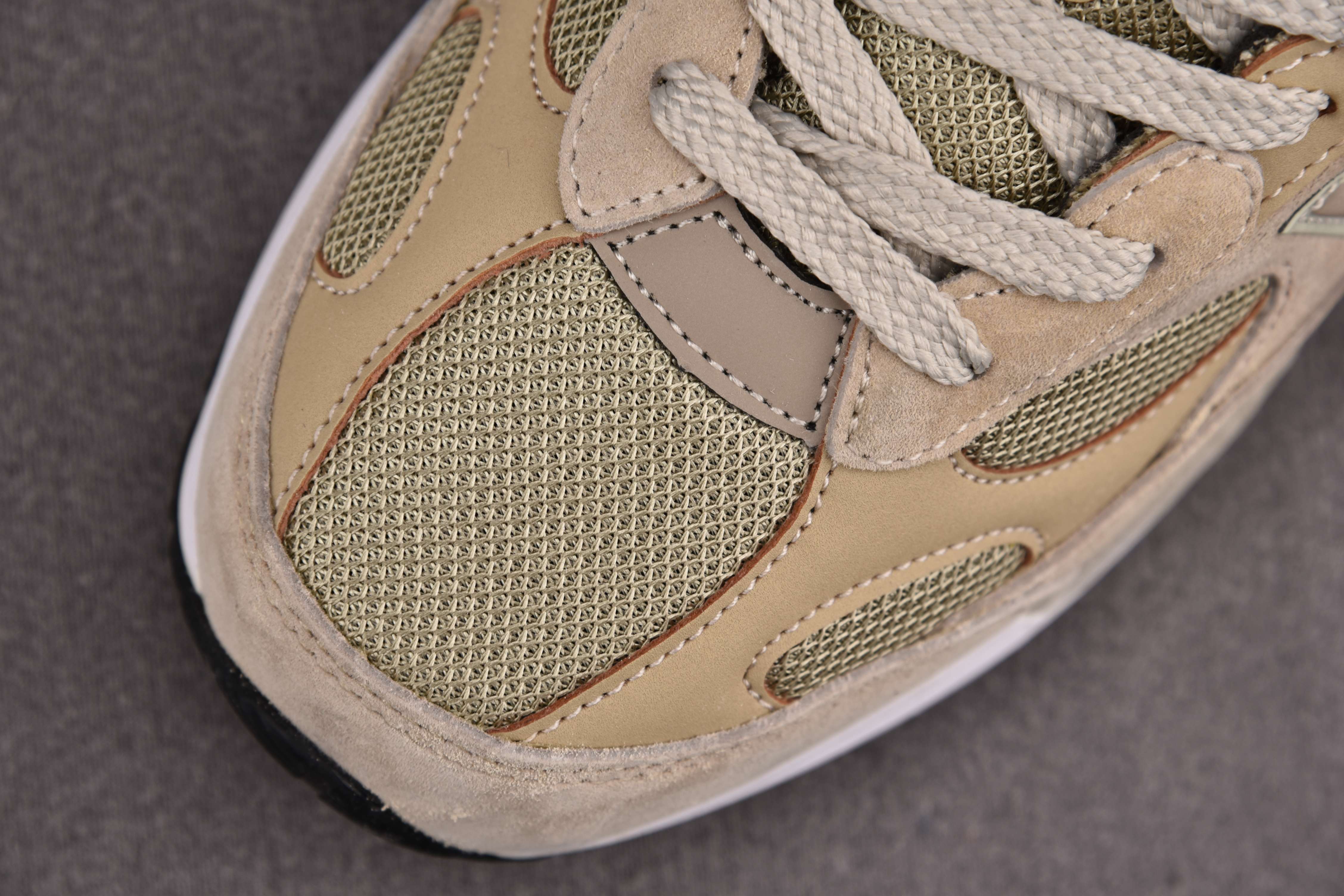 New Balance 992 Tan