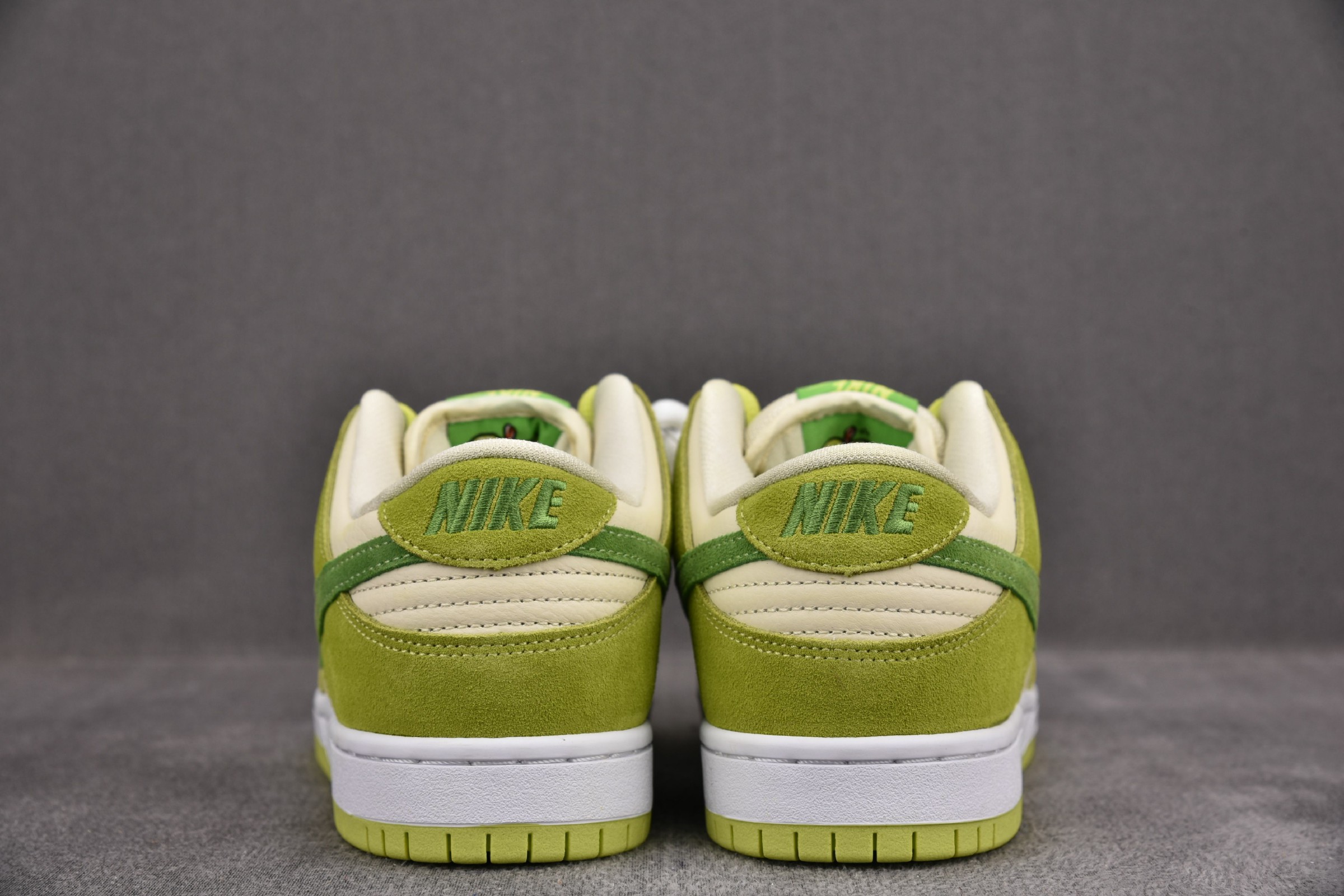Nike SB Dunk Low Green Apple