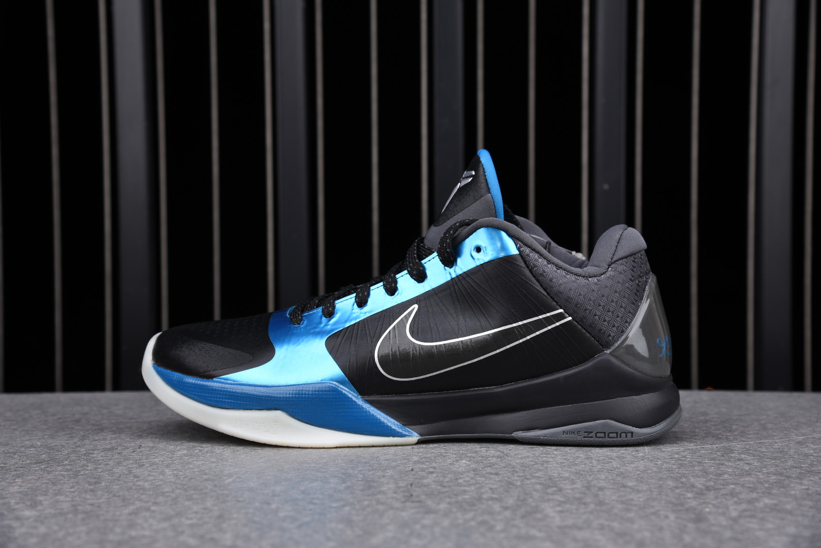 Nike Kobe 5 Dark Knight