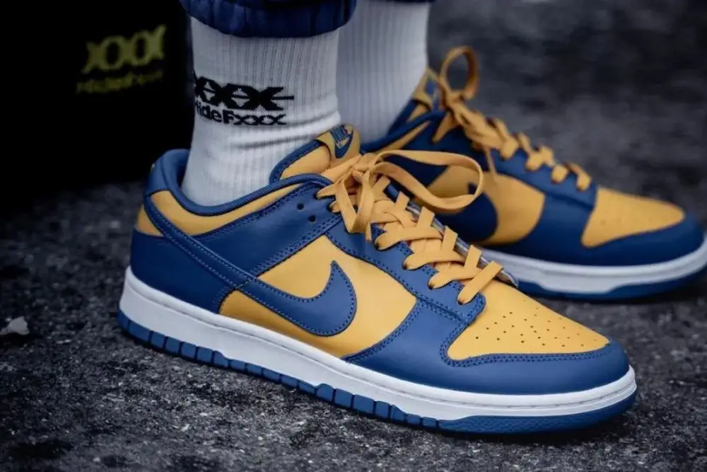 Nike Dunk Low UCLA