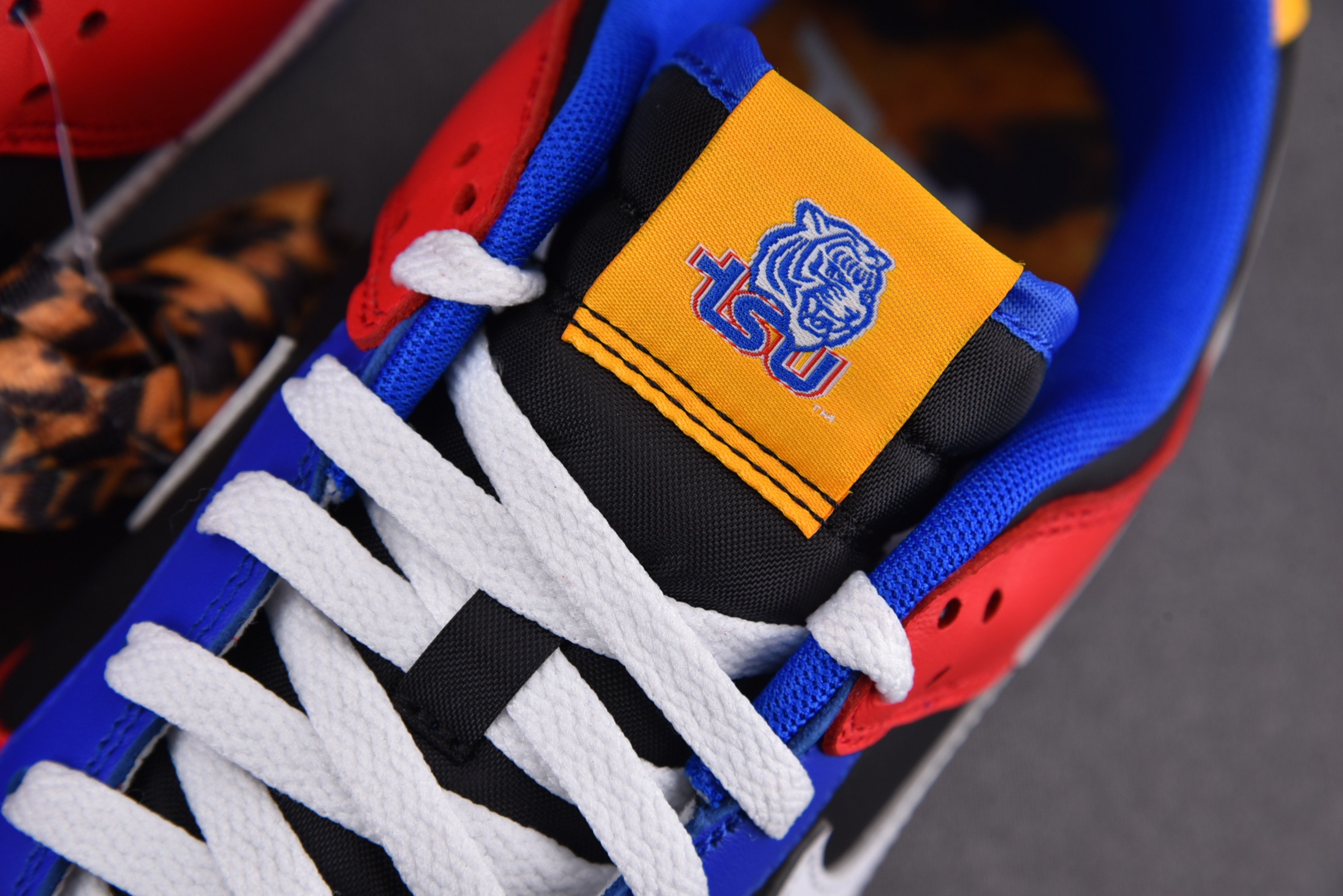 Nike Dunk Low Tennessee State University