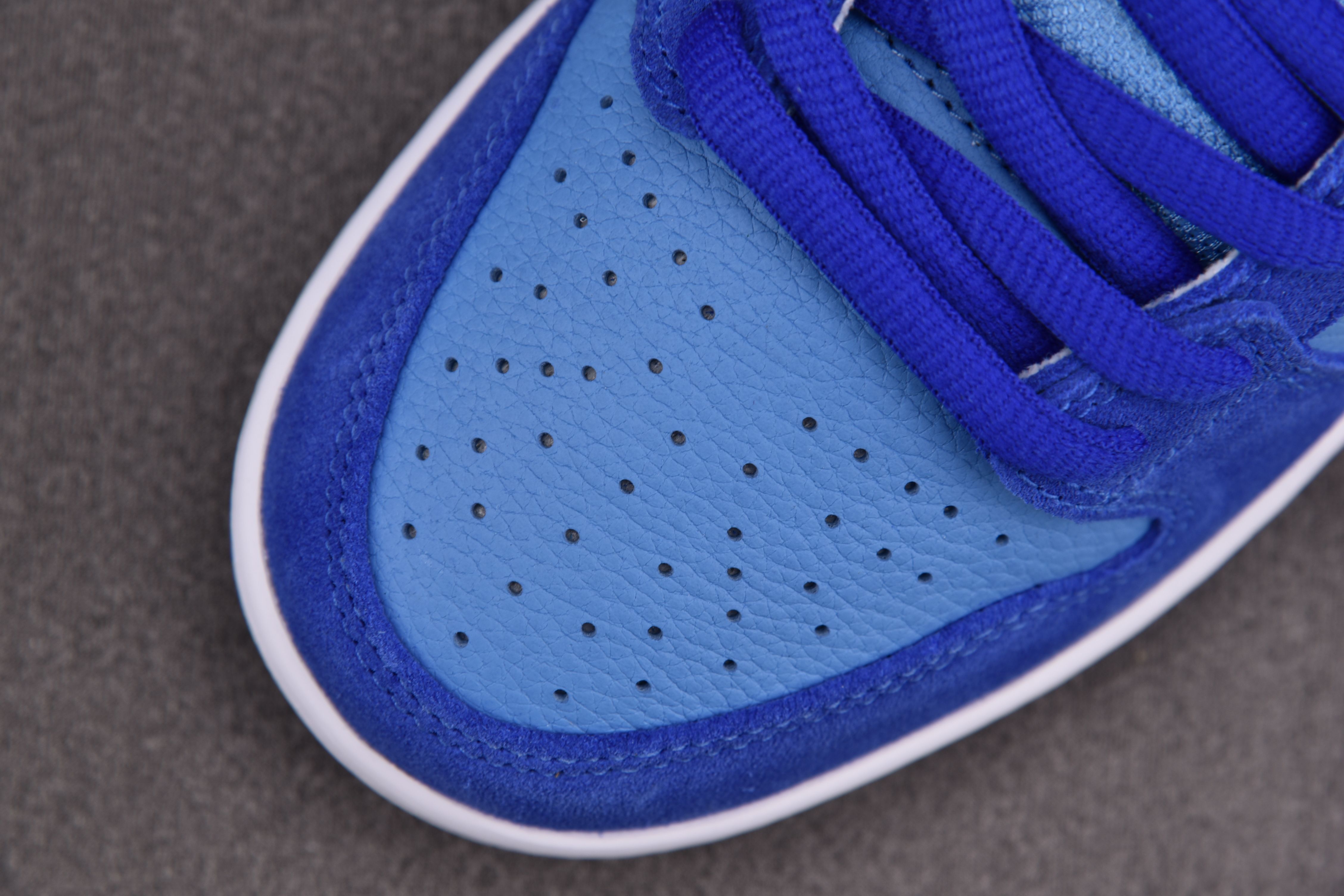 Nike SB Dunk Low Blue Raspberry