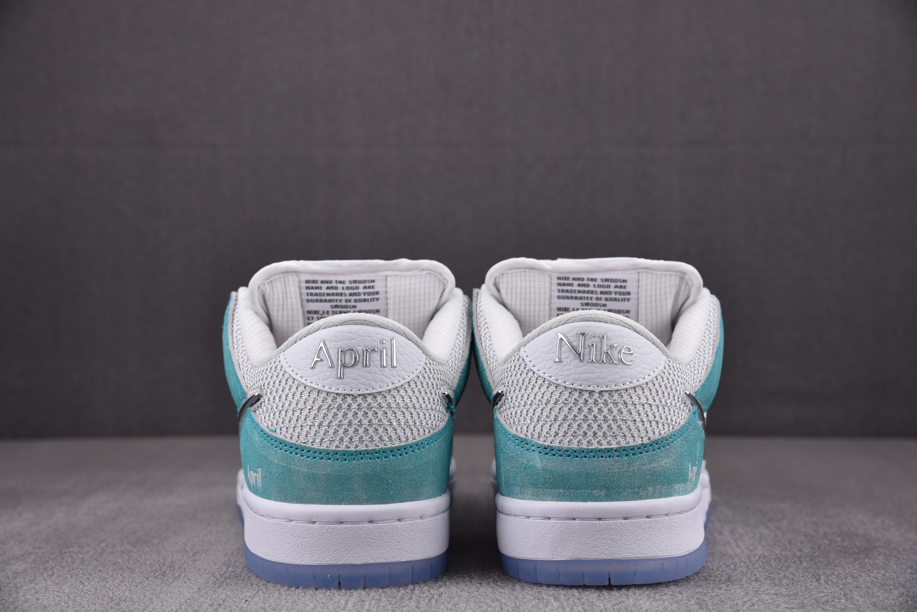 Nike SB Dunk Low APRIL SKKATEBOARDS