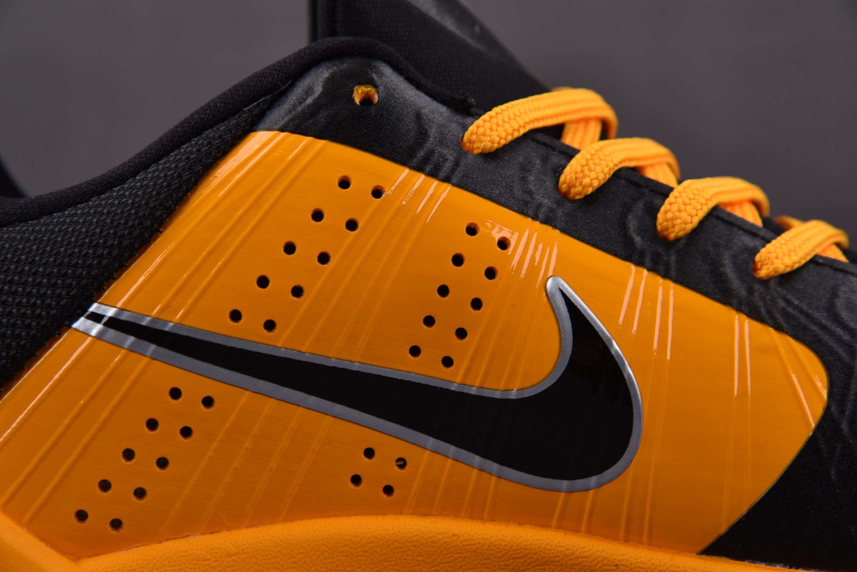 Nike Kobe 5 Protro Bruce Lee
