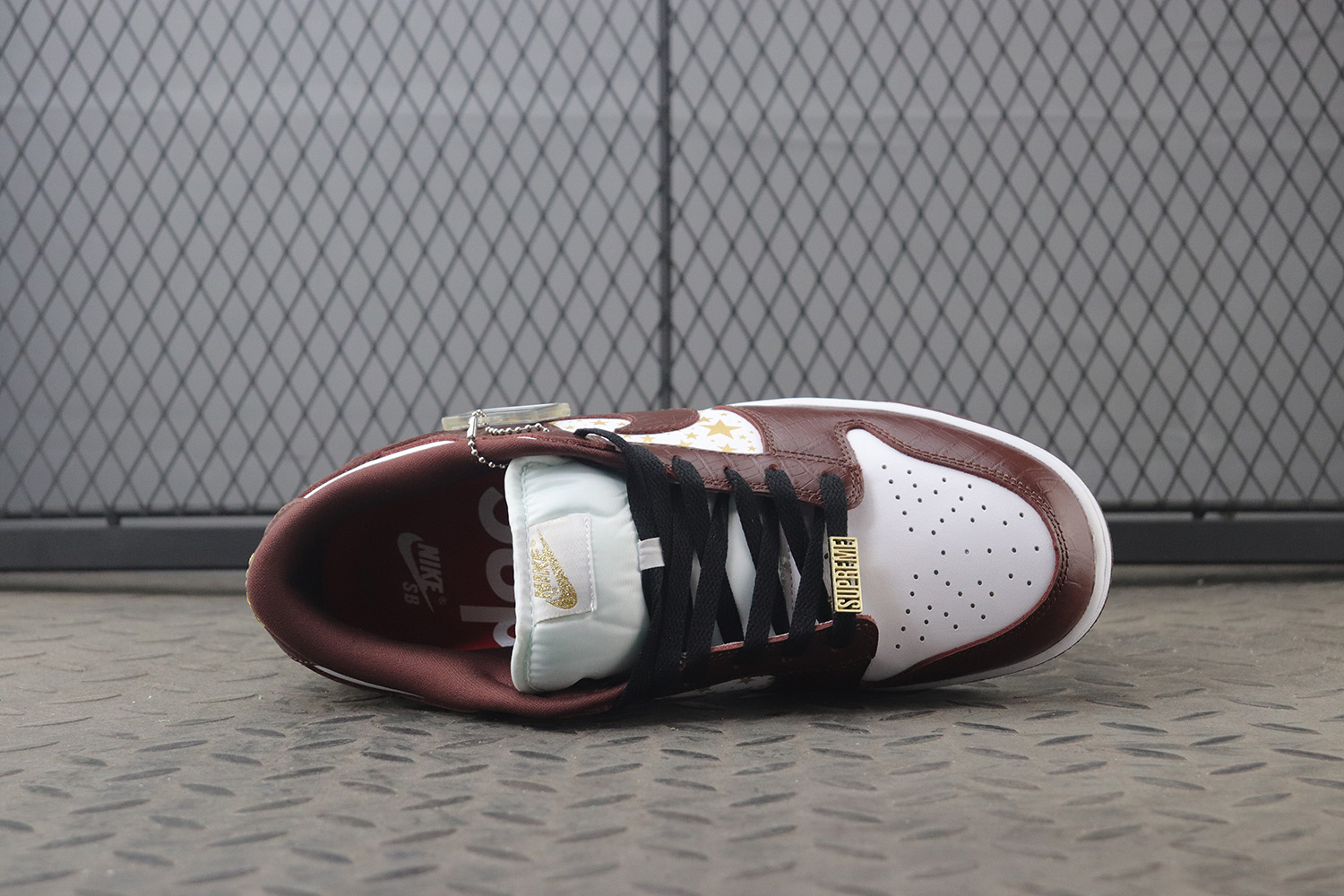 Supreme Nike SB Dunk Low White Barkroot Brown