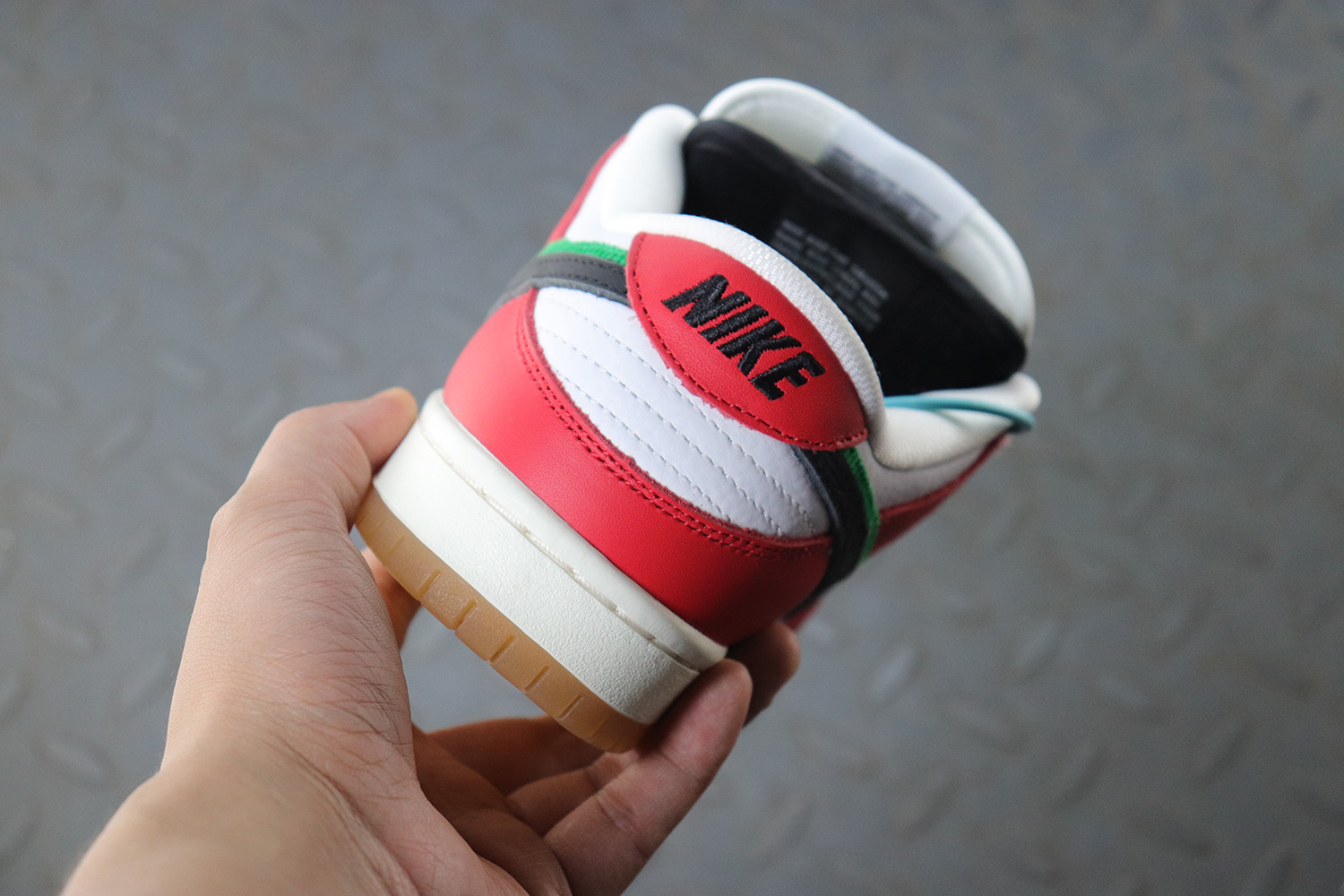 Nike SB Dunk Low Habibi