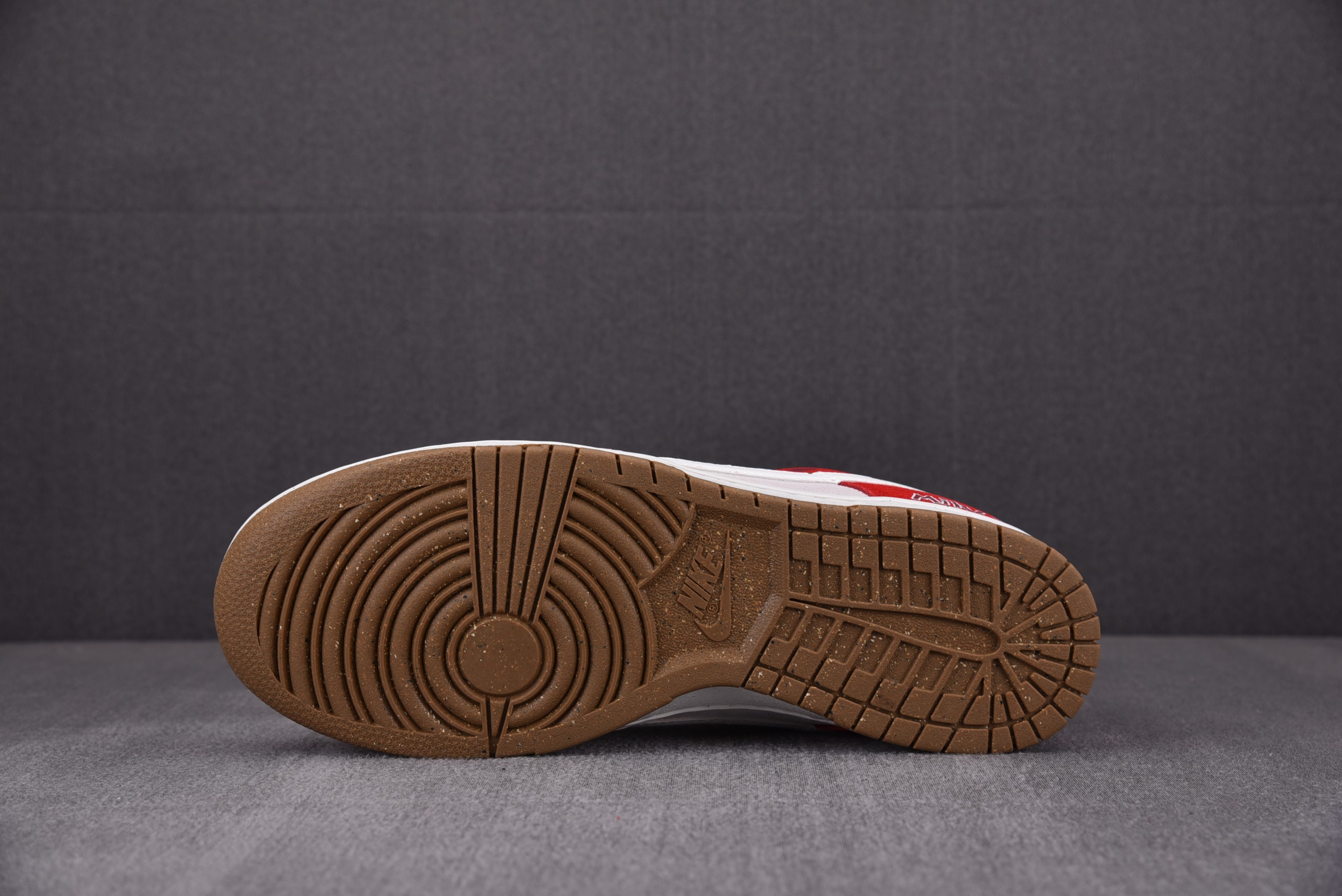 Nike SB Dunk Low 85 Christmas Red White Brown