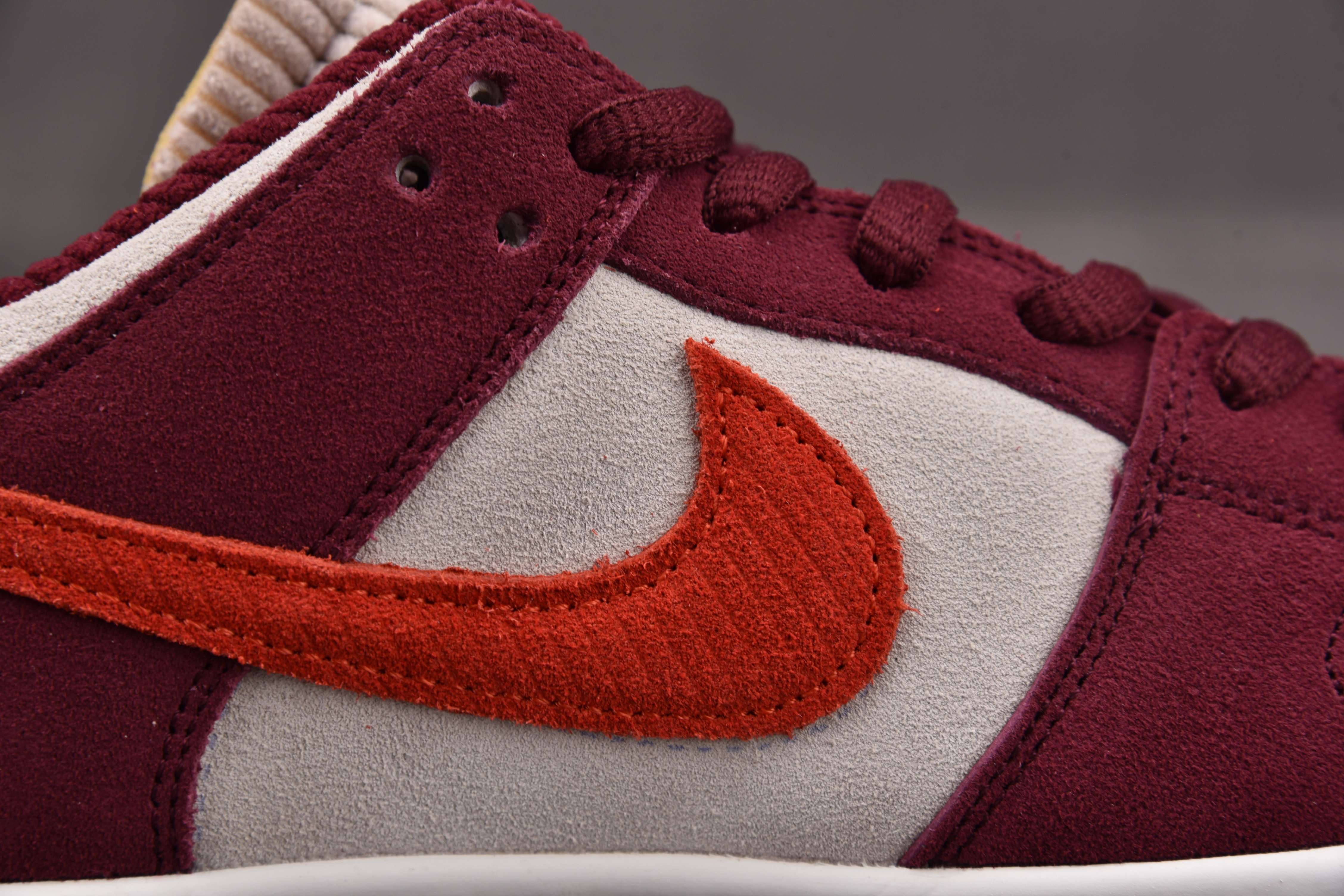 Nike Dunk Low Skate Like a Girl