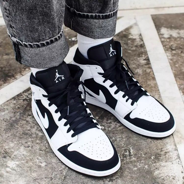 Jordan 1 Mid White Black