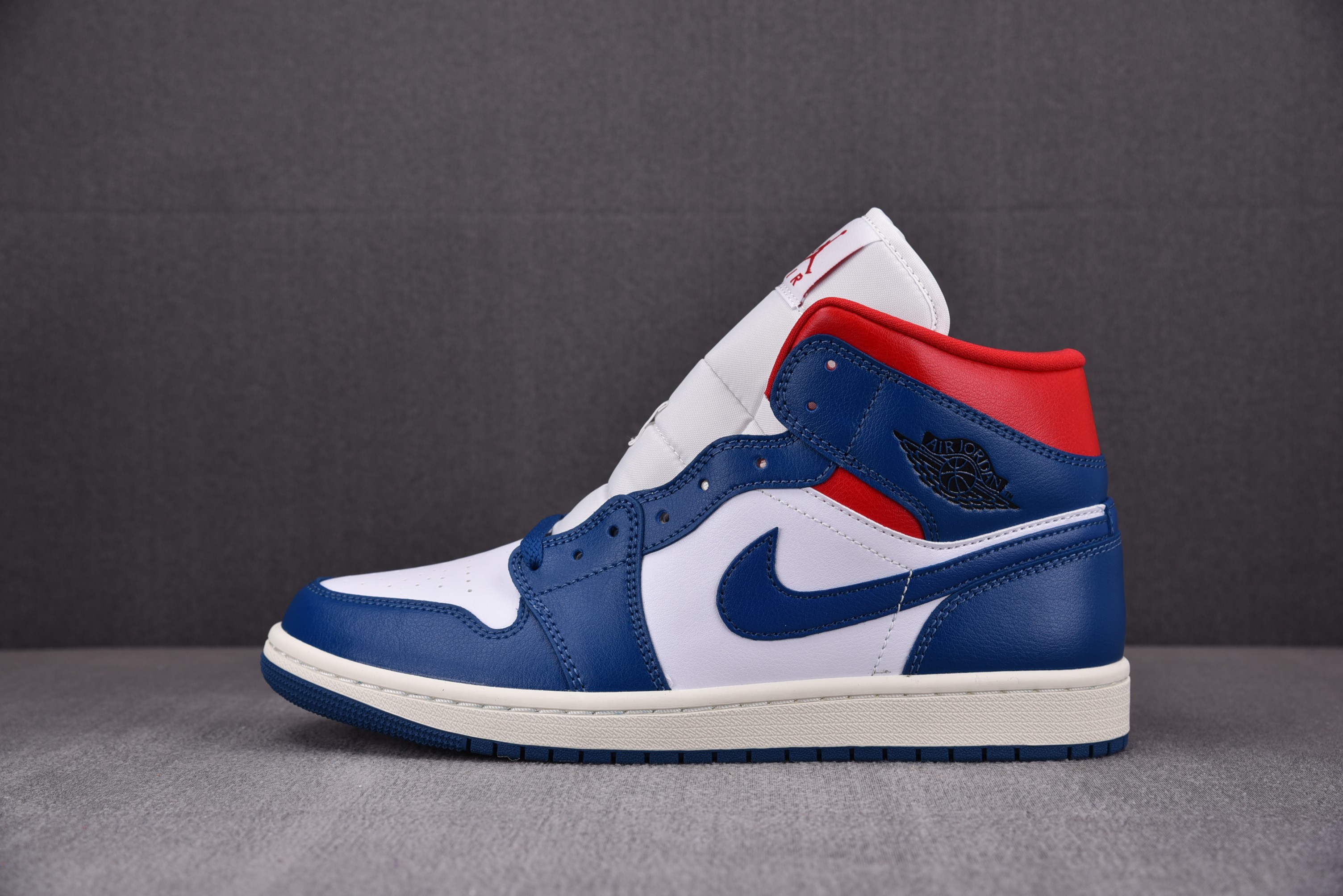 Air Jordan 1 Mid French Blue