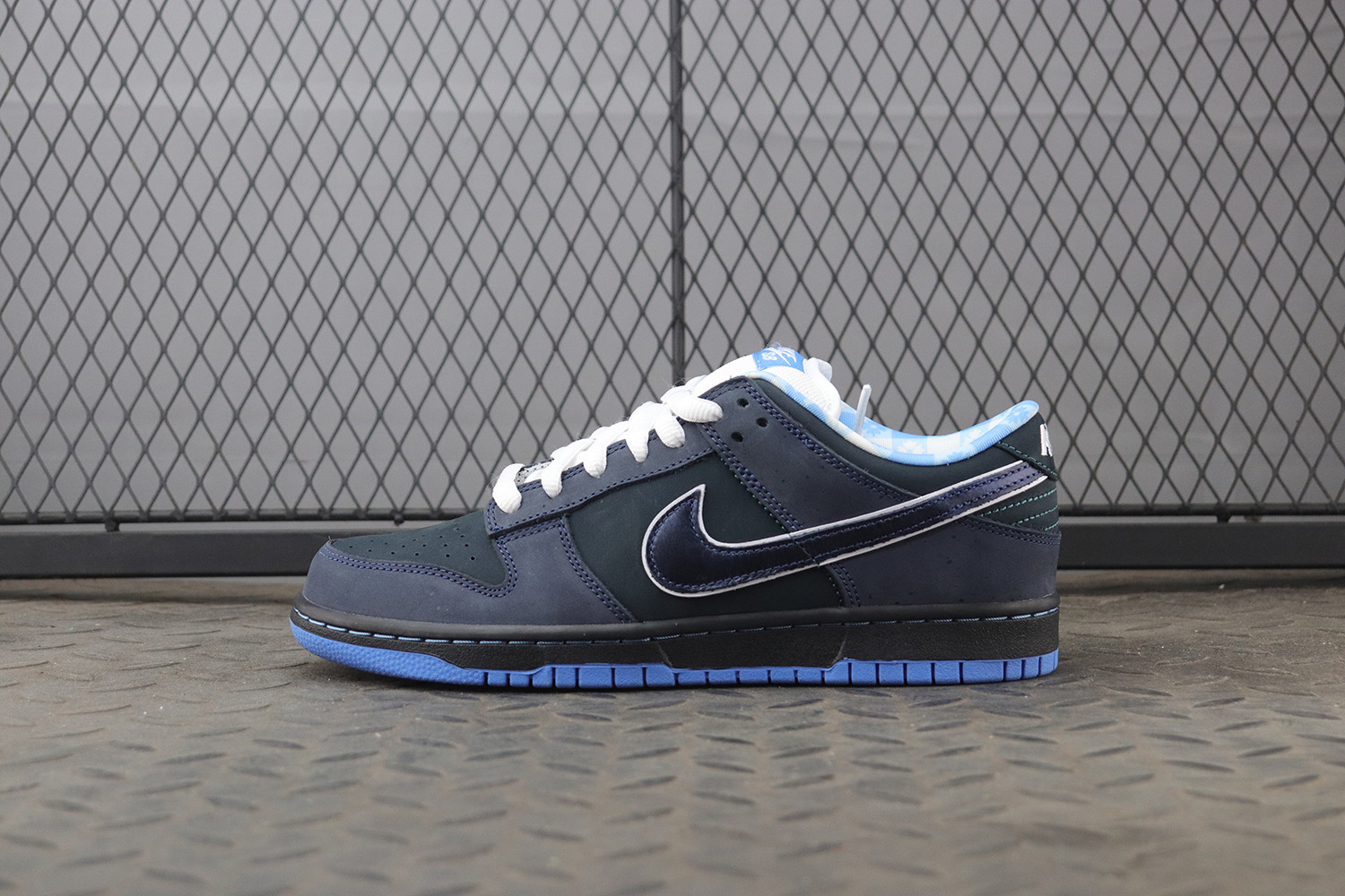 Nike Dunk SB Low Blue Lobster