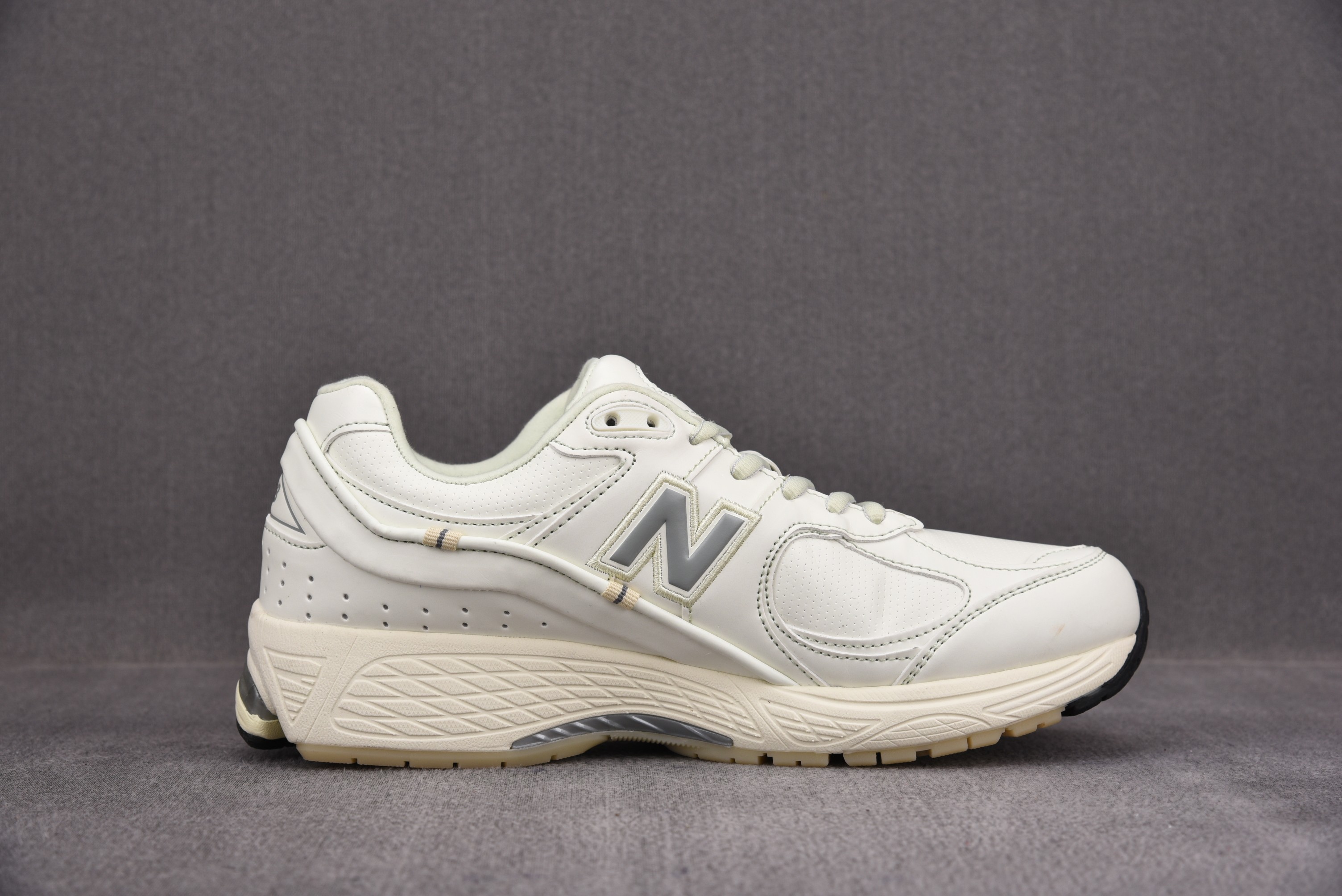 New Balance 2002R Glow
