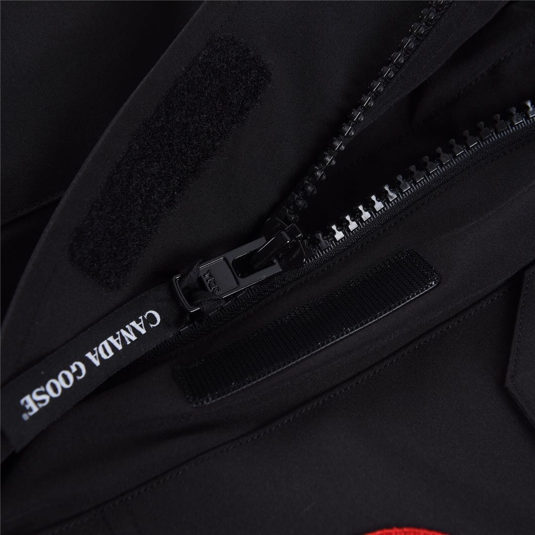 09 Canada Gooxx Expedition 4660L Black Female
