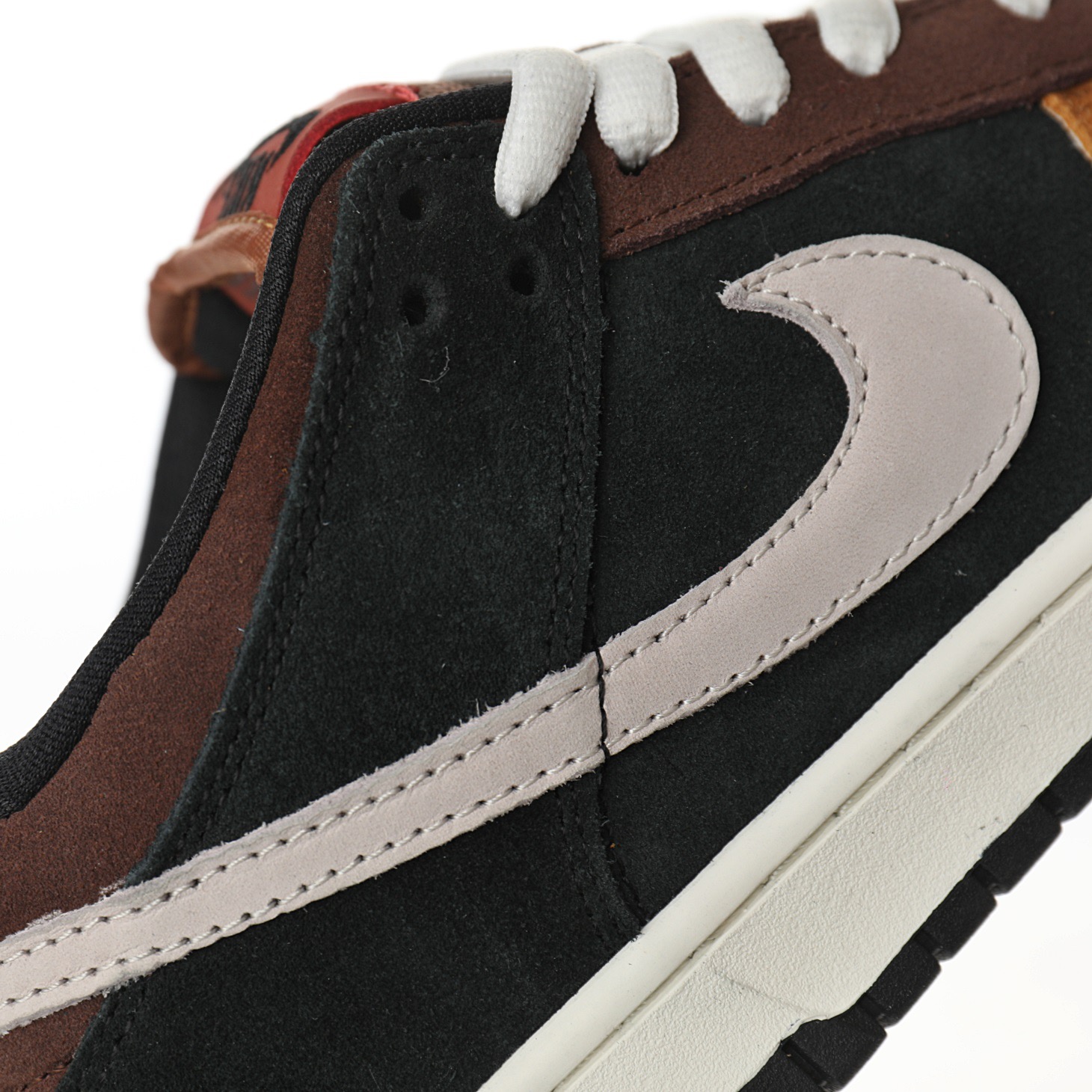 Nike SB Dunk Low Joe Strummer
