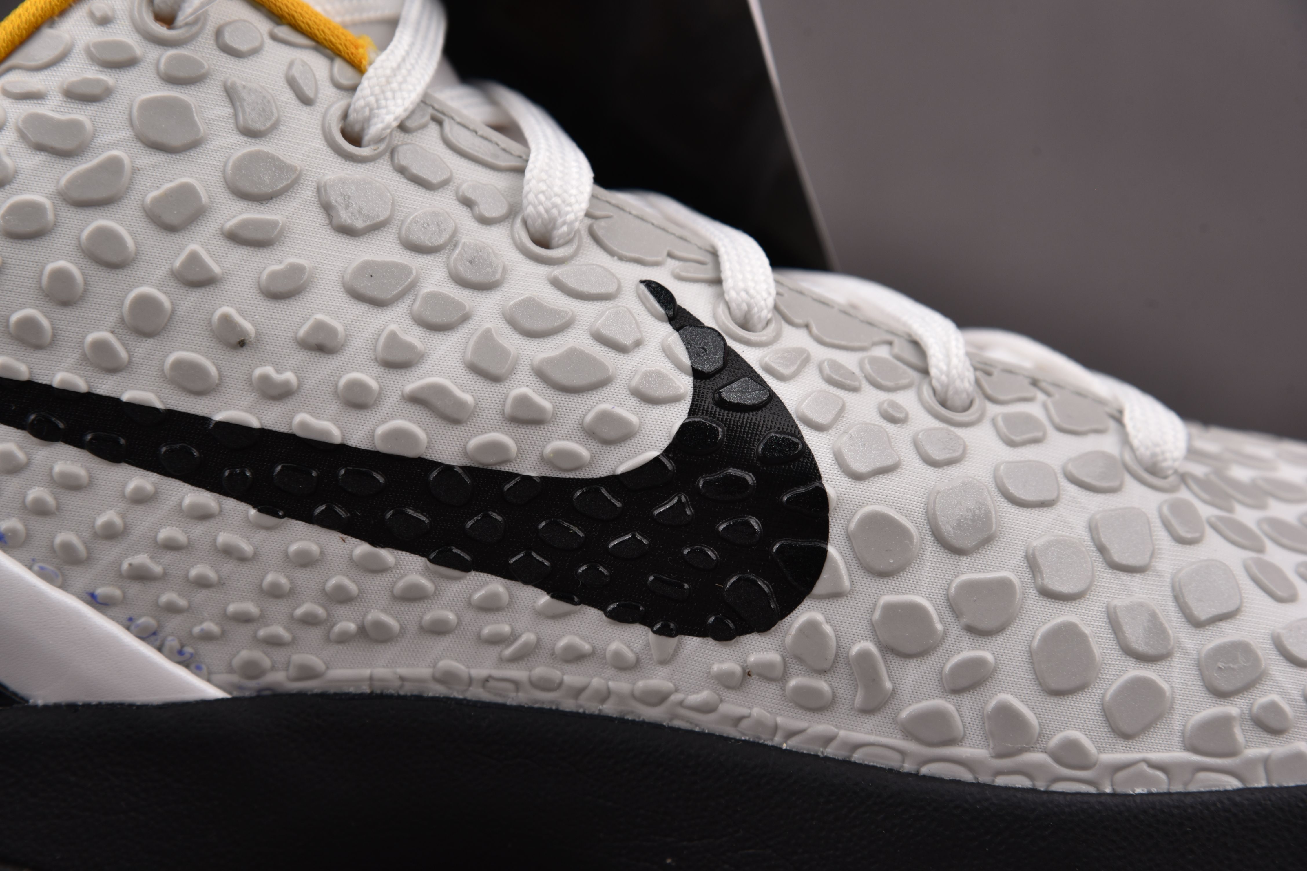Kobe 6 Protro Playoff Pack White Del Sol