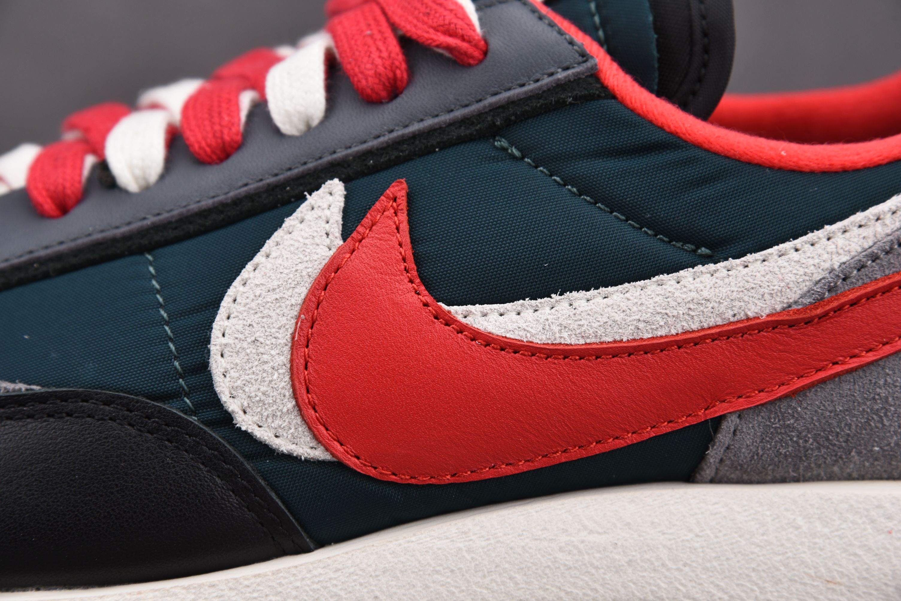 Nike LD Waffle sacai Undercover Midnight Spruce University Red