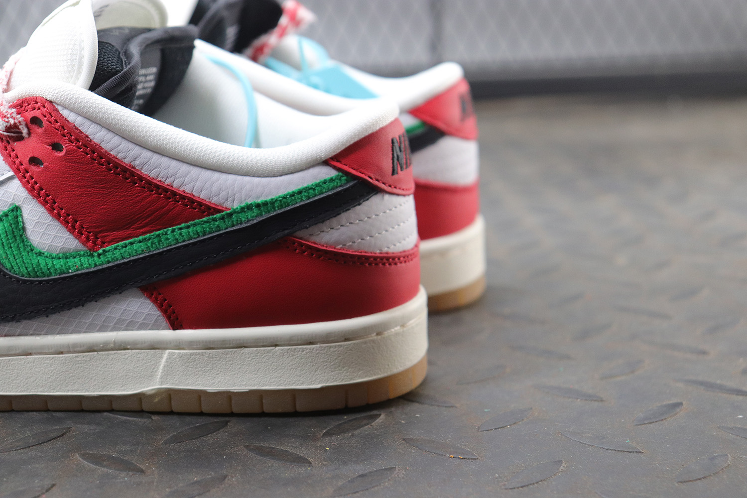 Nike SB Dunk Low Habibi