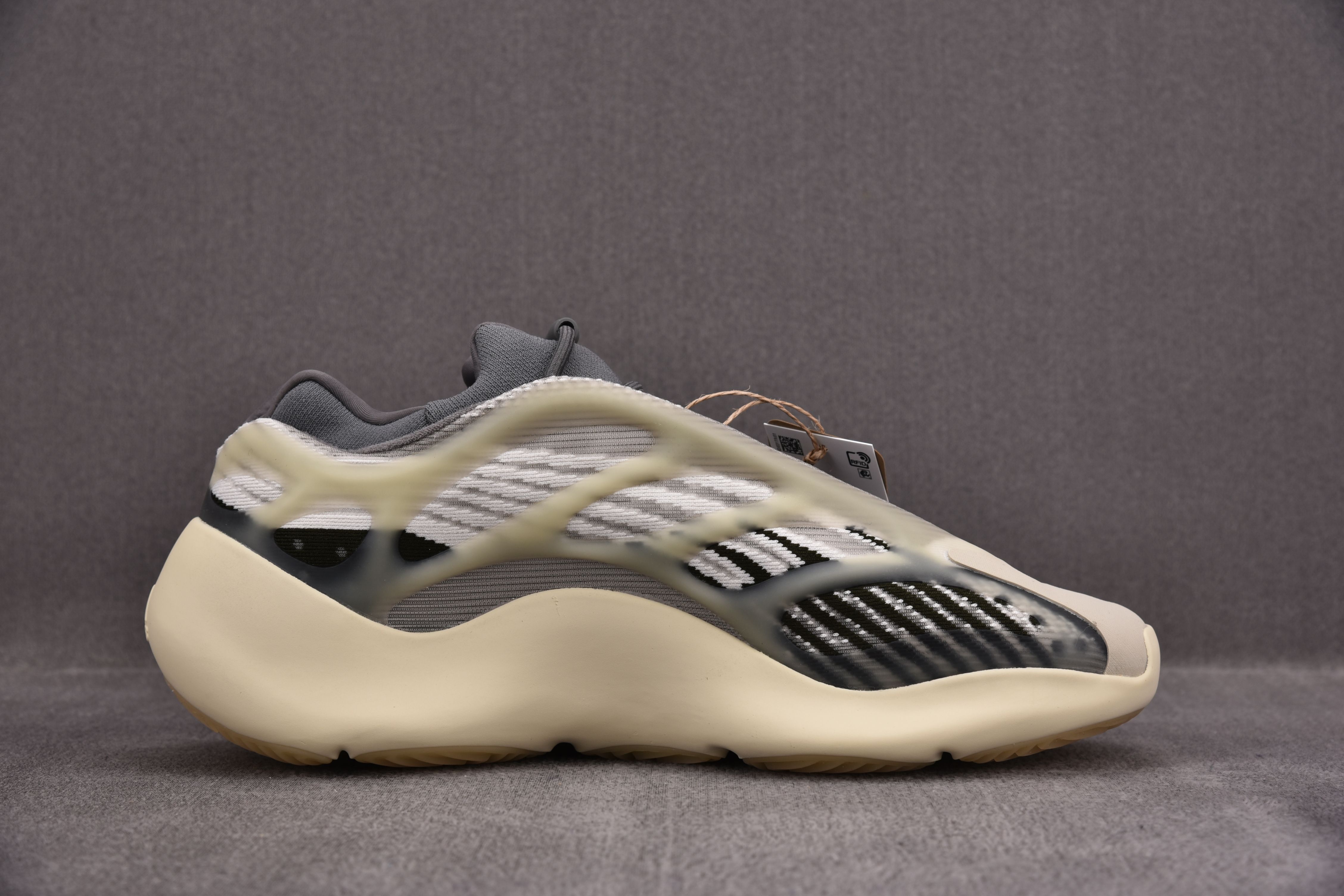 Yeezy 700 V3 Fade Salt