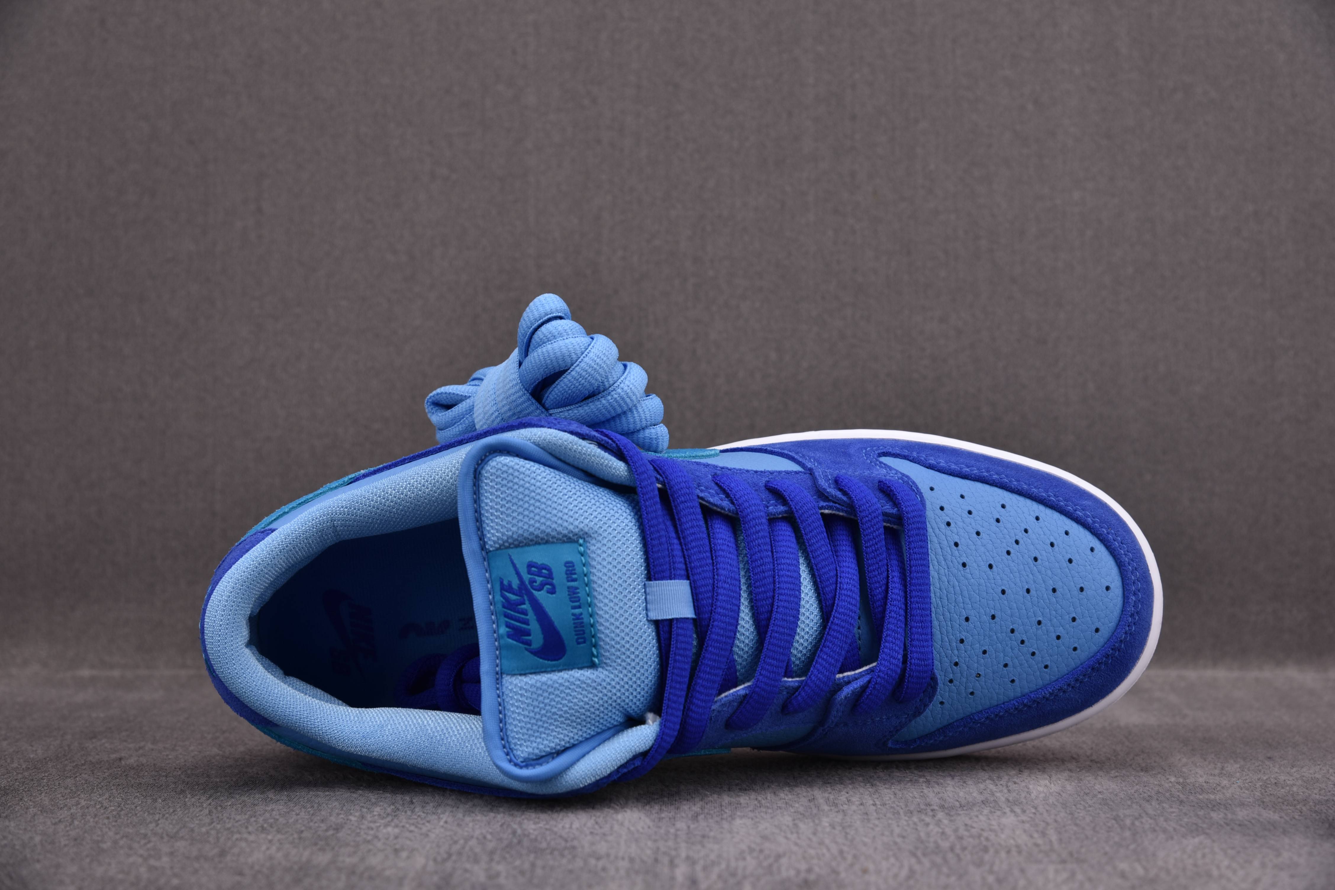Nike SB Dunk Low Blue Raspberry