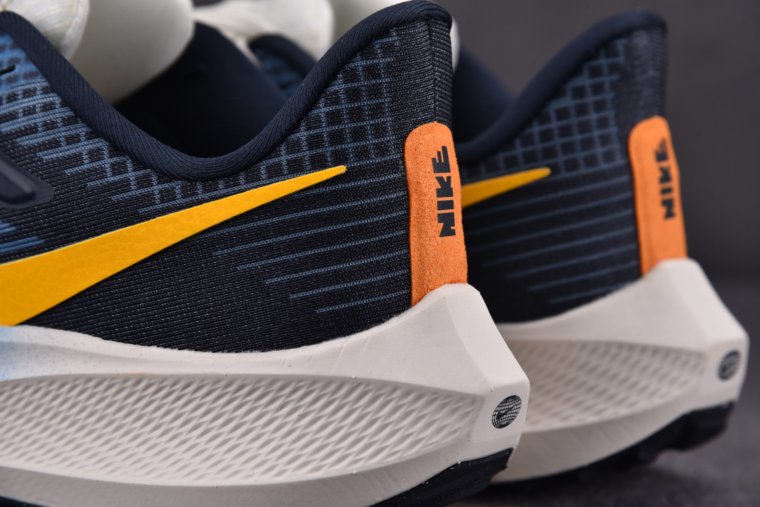 Nike Air Zoom Pegasus 39 Premium Obsidian Yellow