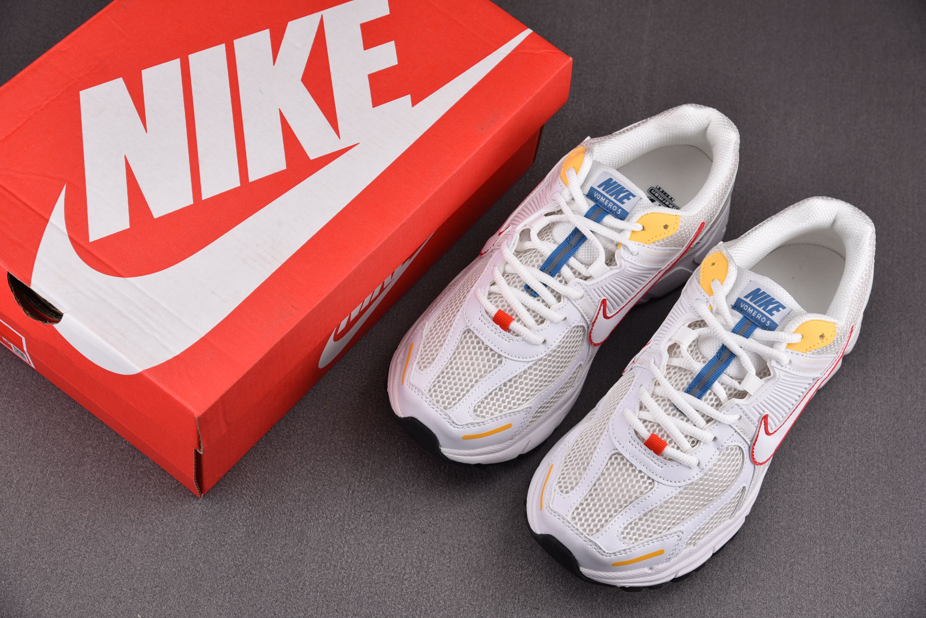 Nike Air Zoom Vomero 5