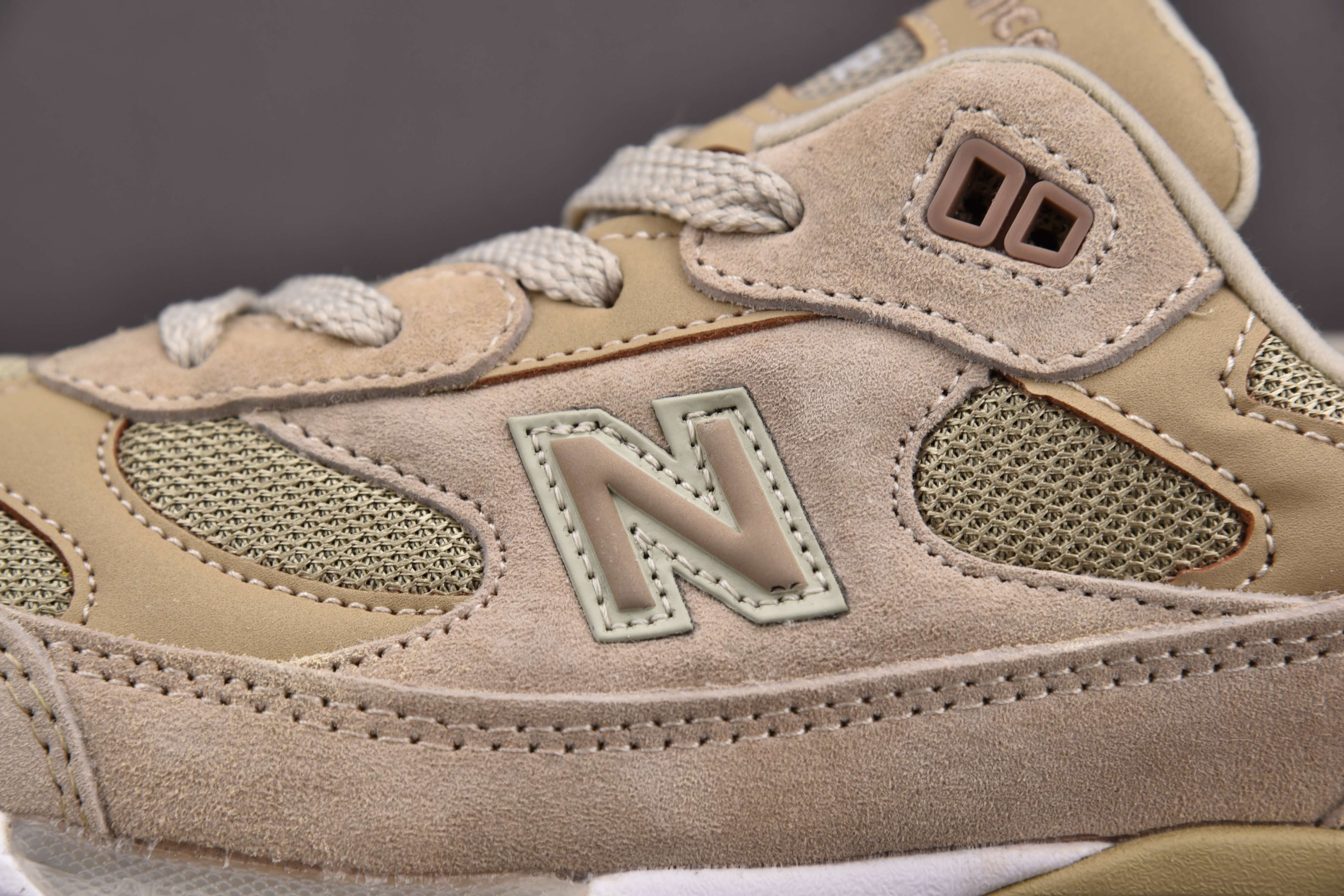 New Balance 992 Tan