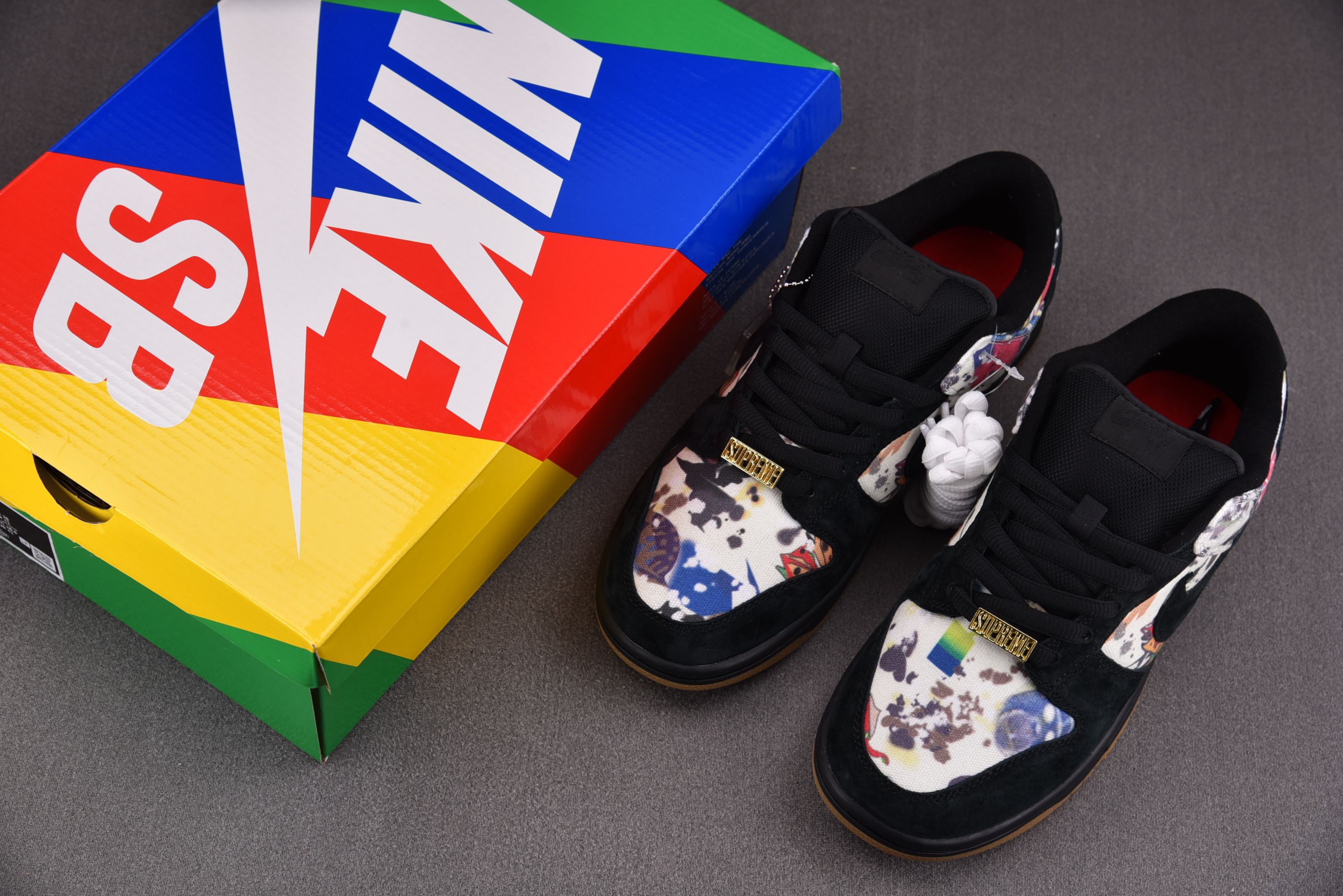 Nike SB Dunk Low Supreme Rammellzee