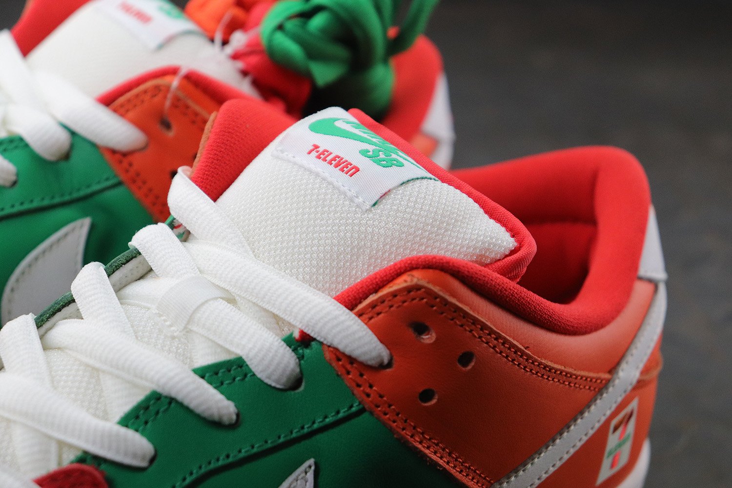 Nike SB Dunk Low 7 Eleven