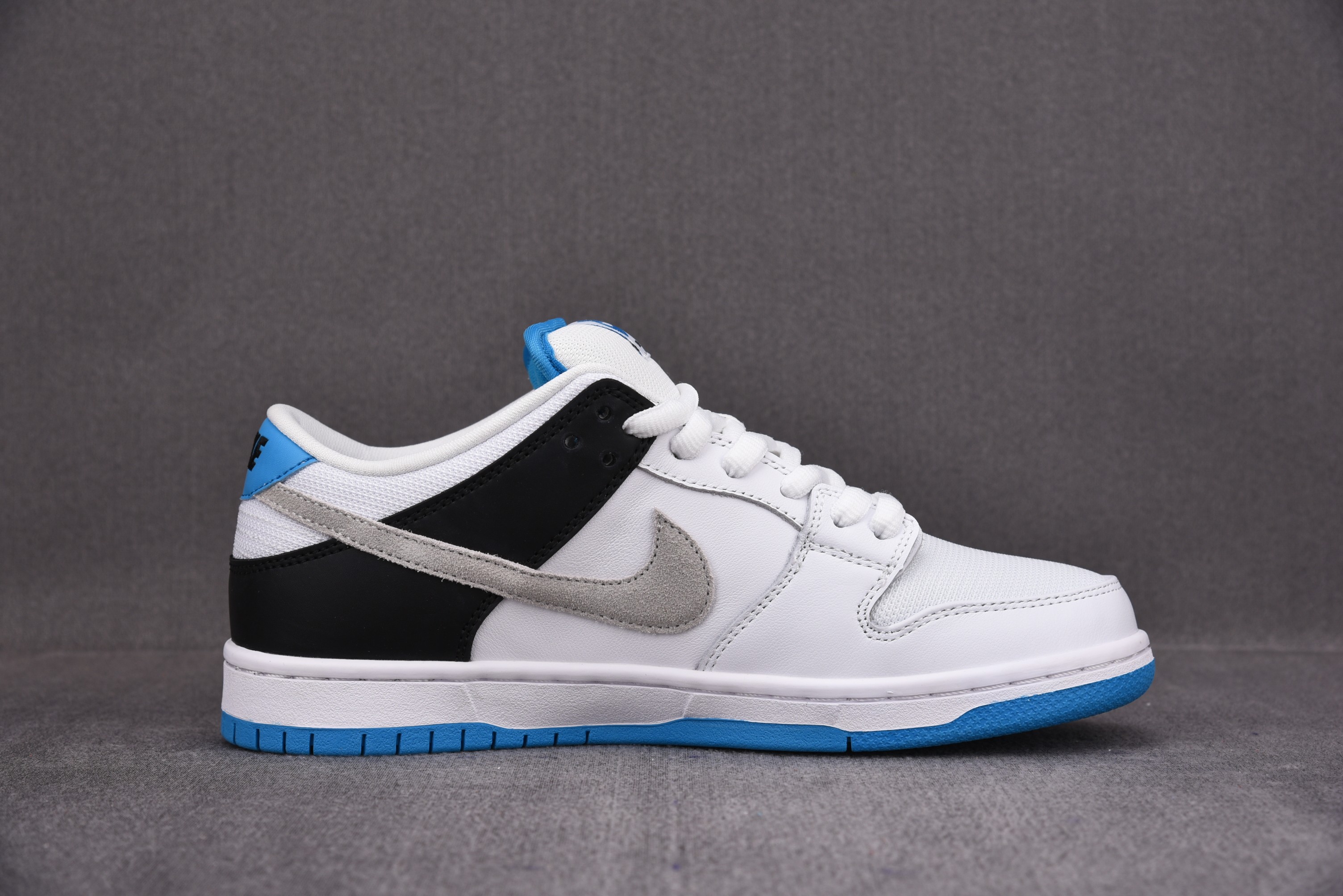 Nike SB Dunk Low Laser Blue