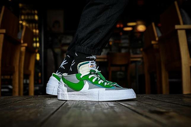 Nike Blazer Low sacai Medium Grey Classic Green