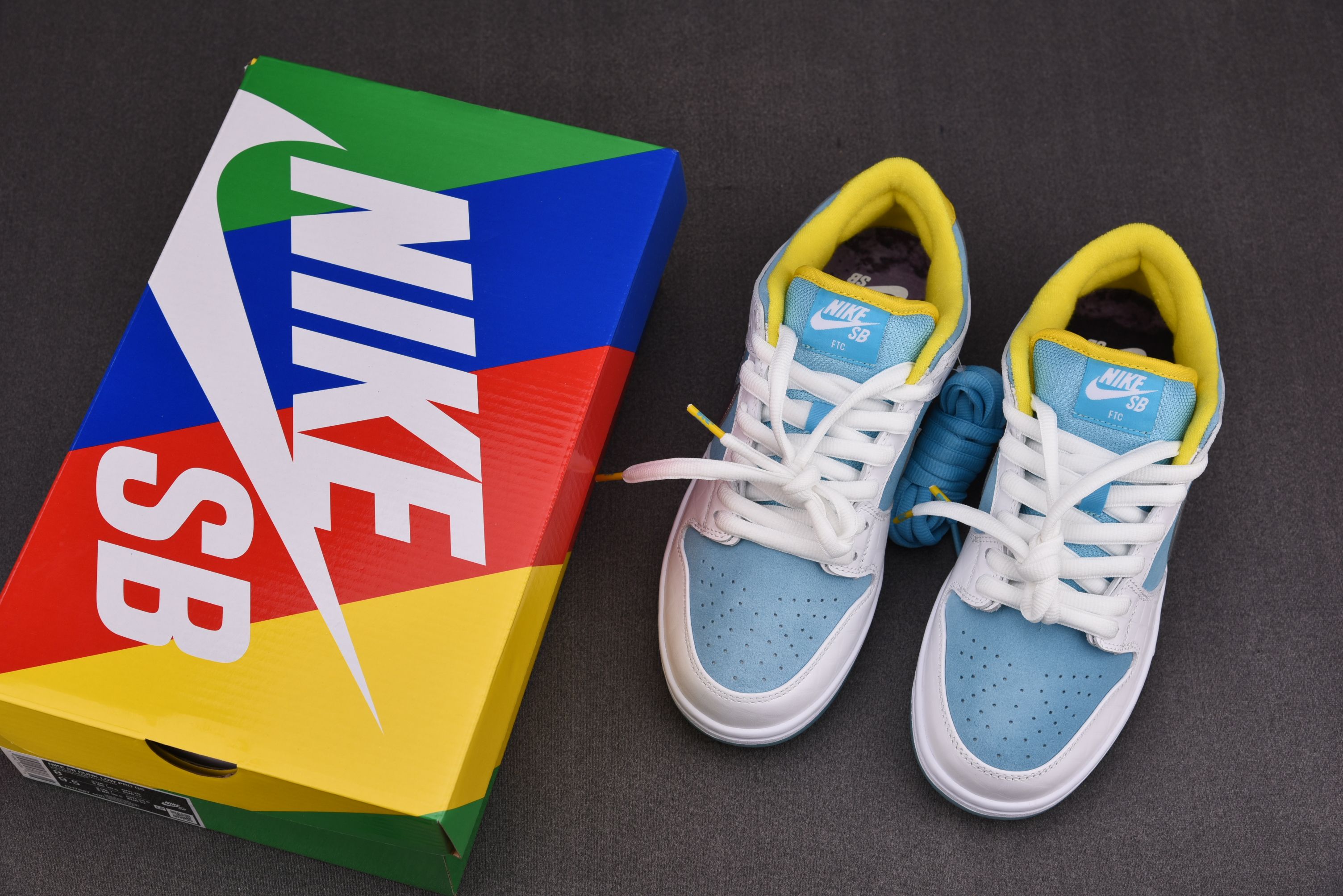 Nike SB Dunk Low Pro FTC Lagoon Pulse