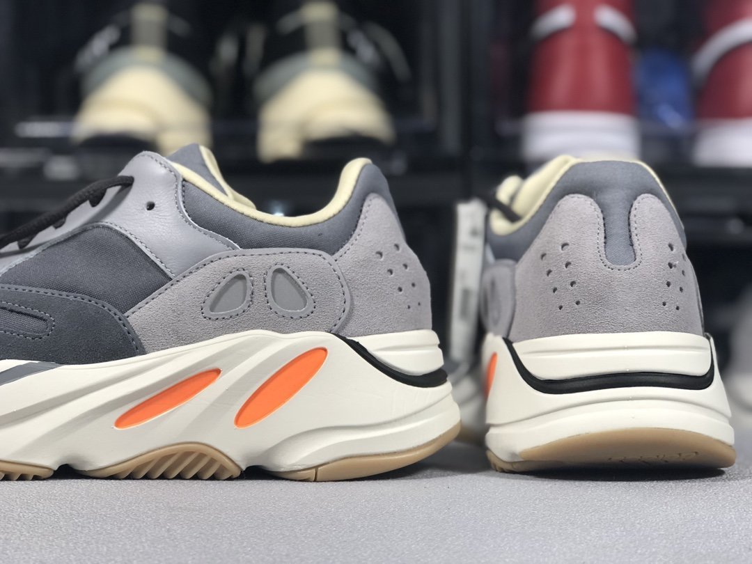 Adidas Yeezy Boost 700 Magnet