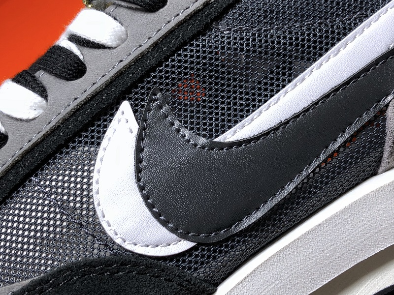 Nike LD Waffle Sacai Dark Grey