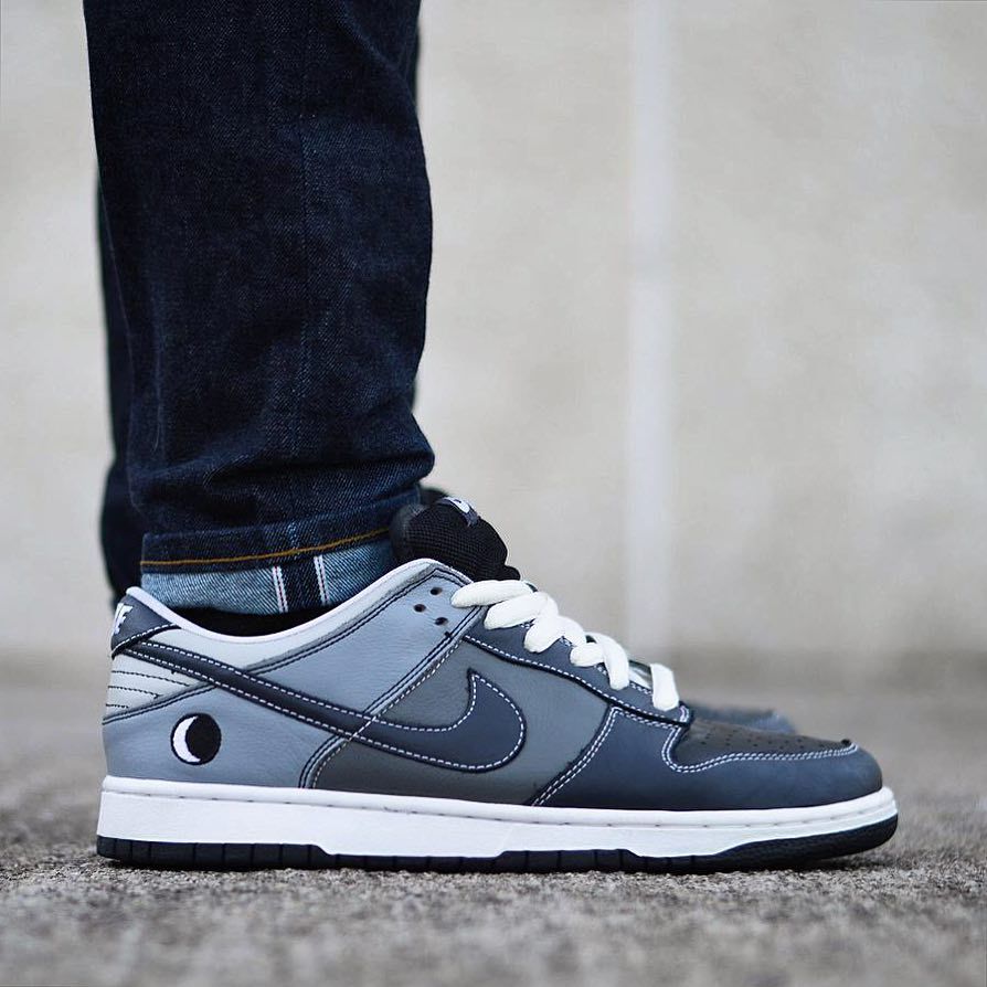 Nike SB Dunk Low Lunar Eclipse (East)