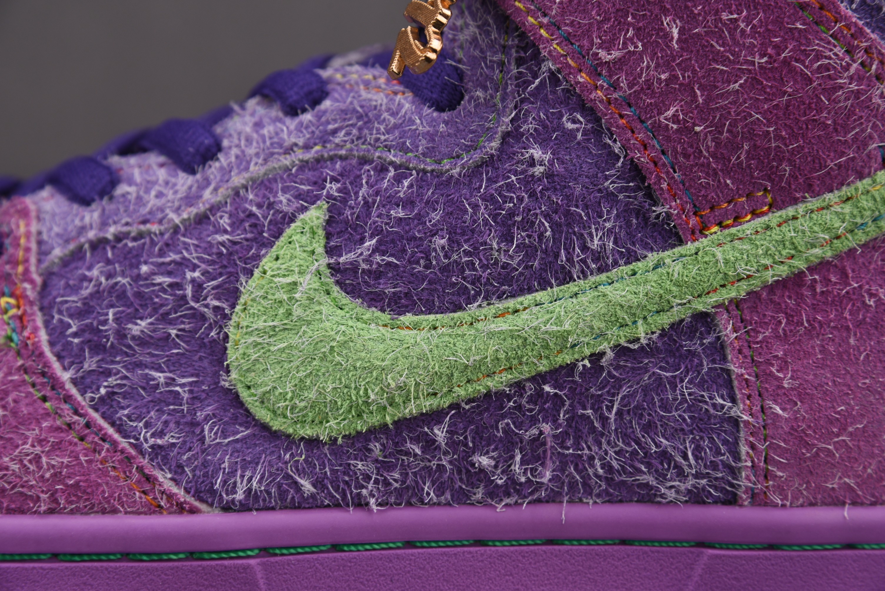 Nike SB Dunk High Reverse Skunk 420 (Special Box)