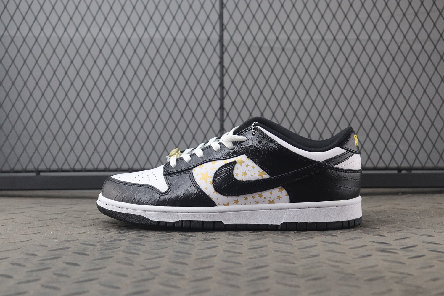 Supreme Nike SB Dunk Low White Black